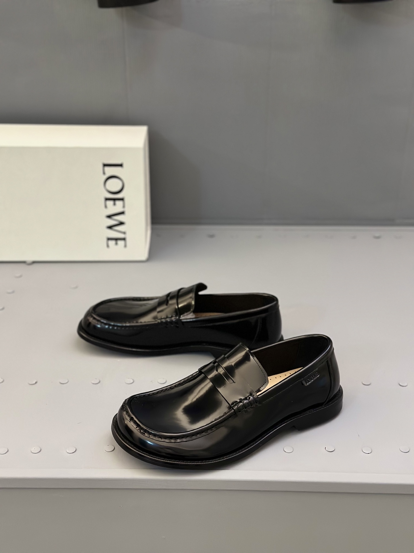 Loewe Ballet Runner Leather Loafers - Classic Style, Comfortable Fit 4 i1745664886495 3703 0 2