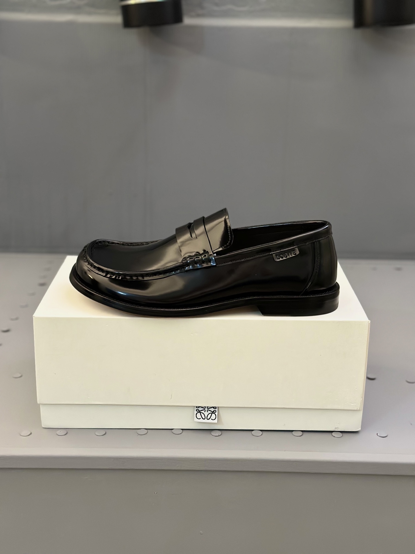 Loewe Ballet Runner Leather Loafers - Classic Style, Comfortable Fit 7 i1745664892347 9009 0 5