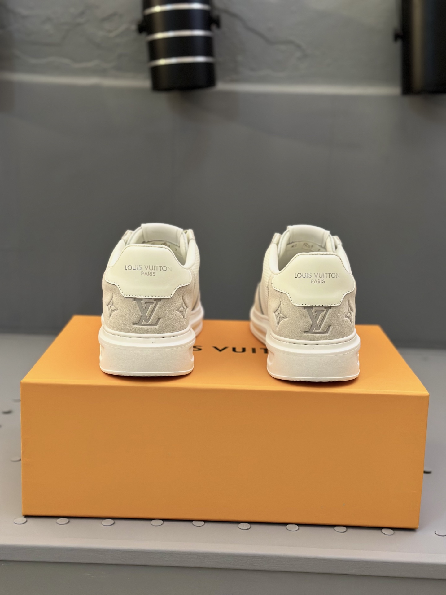 Louis Vuitton Men's White Leather Monogram Lightweight Trainer Sneakers 9 i1745665406794 7732 0 7