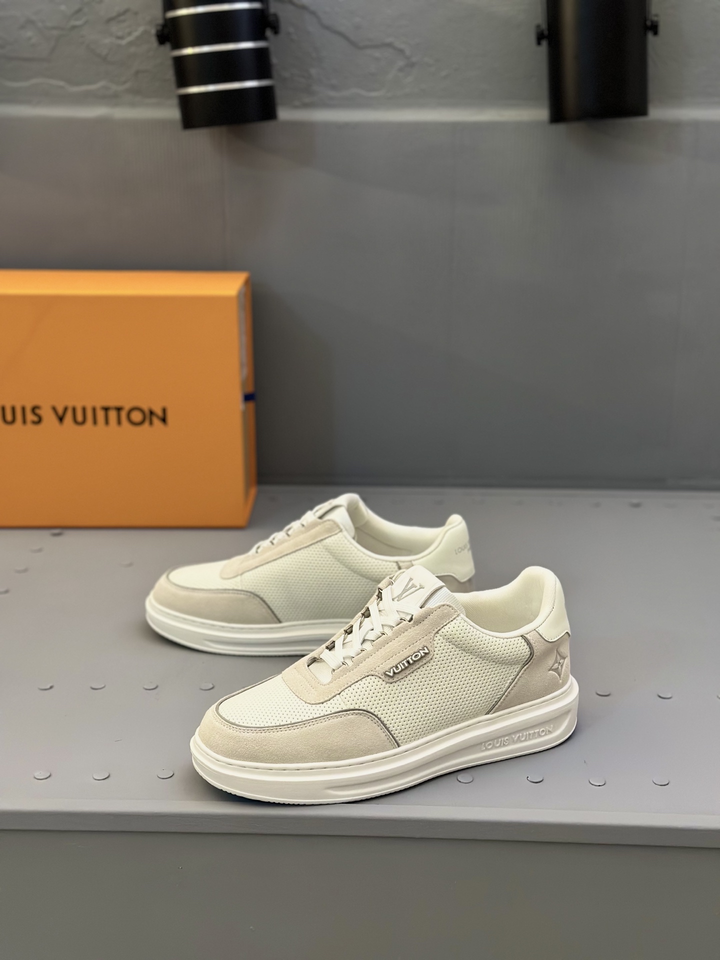 Louis Vuitton Men's White Leather Monogram Lightweight Trainer Sneakers 7 i1745665414133 5357 0 5