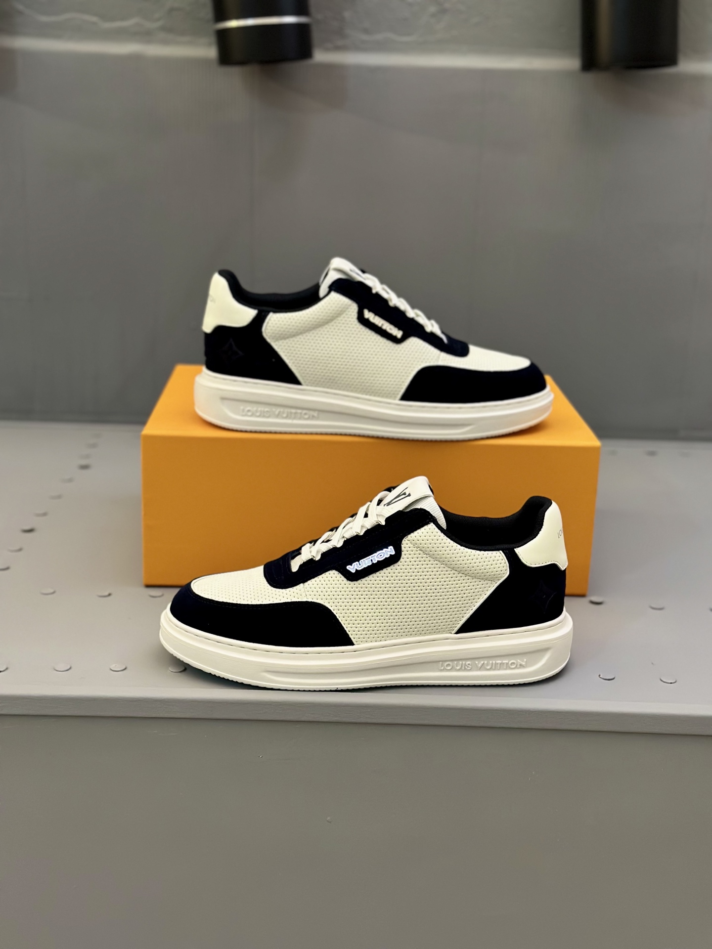 Louis Vuitton Men's High-End Casual Sneakers in Imported Leather, Size 38-44 6 i1745665434891 6425 0 4