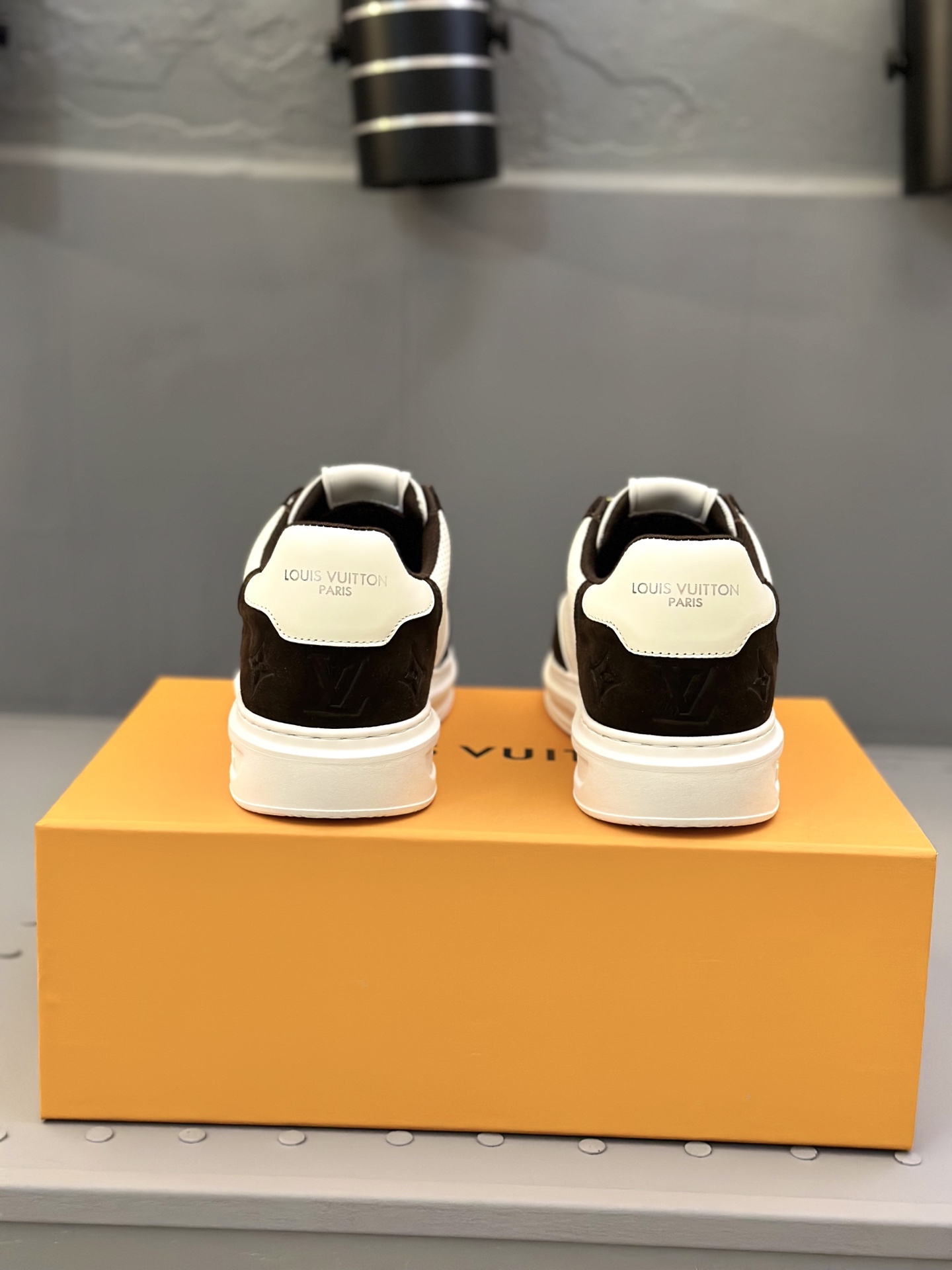 Louis Vuitton Men's Premium Leather Sneakers - Lightweight TPU Sole 8 i1745665447506 8116 0 6