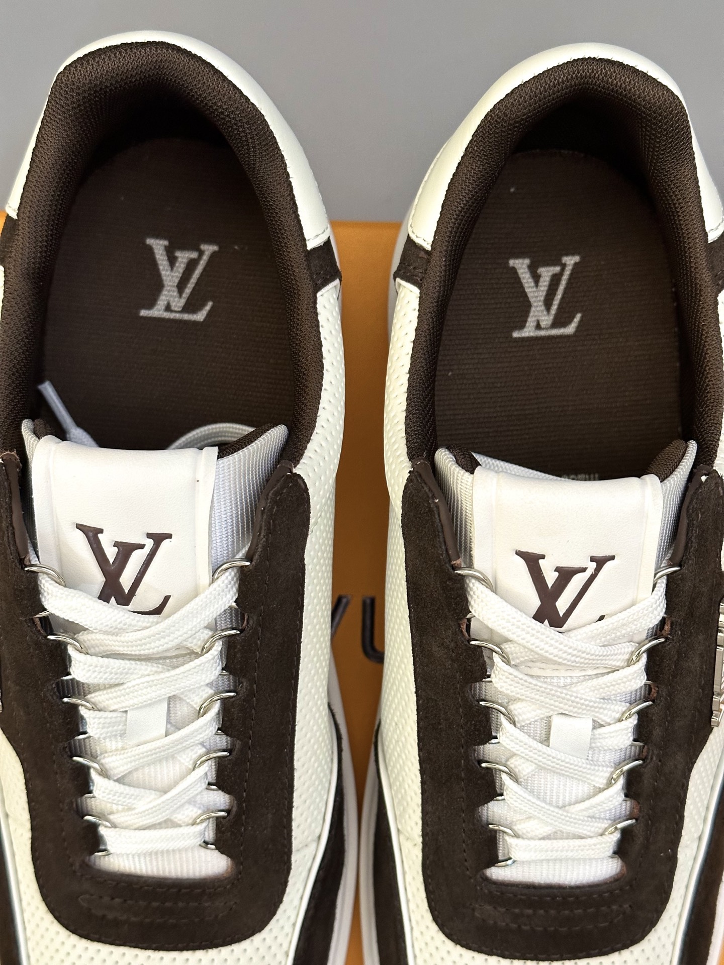 Louis Vuitton Men's Premium Leather Sneakers - Lightweight TPU Sole 9 i1745665454302 5889 0 7