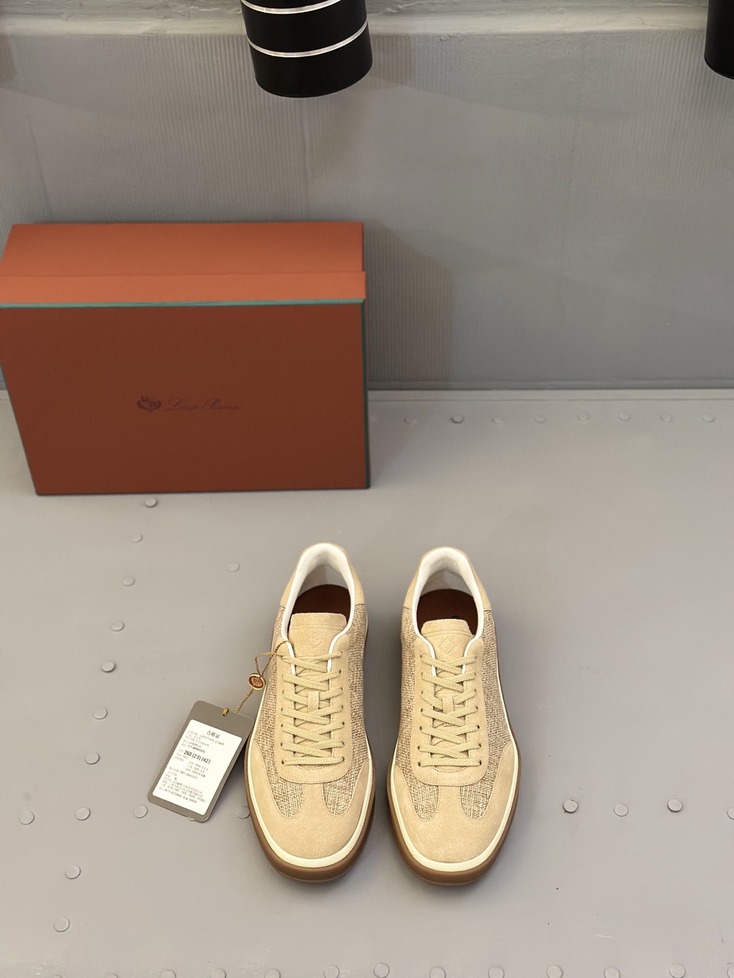 NO:283008,Loro Piana - Nou Piana classic casual shoes, men's lace-up casual shoes, sports shoes, high-quality light and comfortable fabrics, outdoor casual, young and energetic color matching, great with sportswear or casual suits!  Number of codes 39-44 (38, 45, 46, can be customized), loro piano, sneakers, business suit19860909Loro Piana —诺优翩雅 经典款休闲鞋,男士系带休闲鞋运动鞋,高品质轻便舒适面料,户外休闲均可,配色年轻又有活力,搭配运动装或休闲西装都超赞！ 码数39-44（38、45、46、可定做）,,loro piana,sneakers,business suit,Men's shoes