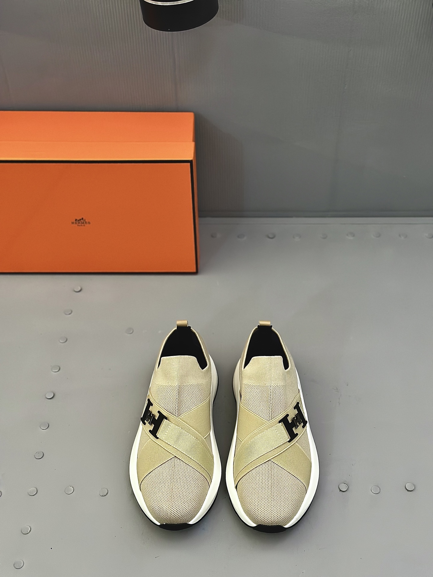 NO:283971,The new men's casual loafers for H2025 counters are made of Korean imported flying knit comfortable materials, lightweight EVA original outsole, Labang last method to create a very lightweight, vibrant and fashionable style!  Size39-44 (38 45 customized), Loafers19860909H2025专柜新款男士休闲乐福鞋,面料采用韩国进口飞织舒适材质,轻质EVA原版大底,拉邦套楦做法 打造非常轻盈活力时尚风格！ Size39-44（38 45 定做）,,loafers,Men's shoes