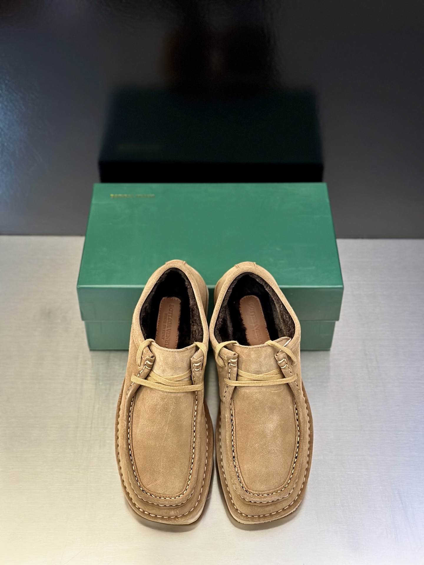 NO:589208,Maoli B V Bottega Veneta 5 catwalk counter model!  Small round toe loafers!  Imported leather outsole!  High-grade cashmere!  Lining wool, original board development code number 39-44 (45 orders are non-refundable!),,bottega veneta,loafers,Leather soles19860909毛里 B V 葆蝶家 5走秀专柜款！小圆头乐福鞋！进口真皮大底！高级羊绒！内里羊毛、原板开发码数39-44（45 订不退换！）,,bottega veneta,loafers,Leather soles,Men's shoes