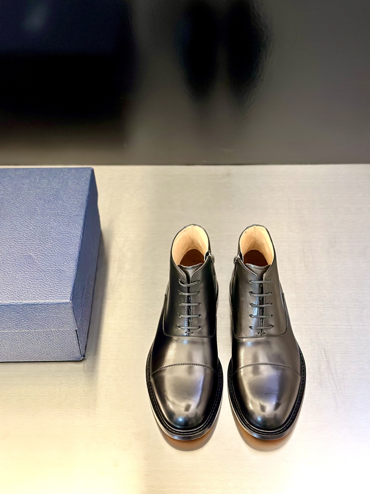 NO:620688,D*OR's ingenious work, full of Italian flavor. The first layer of crystal sheepskin surface has no trimming at all, and the leather with insect spots, blood vessels, and ribs will be removed. The inner layer is first layer of calfskin, so you can compare it with everything in terms of craftsmanship and cost. The insole has memory foam. Size 39/40/41/42/43/44 (38.45.46.  Customized),,cowhide,sheepskin19860909D*OR 匠心之作,满满都是意大利的味道. 头层水晶羊皮面,完全没有一点点修面,有虫斑,有血管,筋纹的皮料都会打掉,内里头层小牛皮,所以不管是工艺还是成本您都可以跟所有的东西对比.鞋垫带有记忆泡棉. 尺码39/40/41/42/43/44（38.45.46. 订做）,,cowhide,sheepskin,Men's shoes