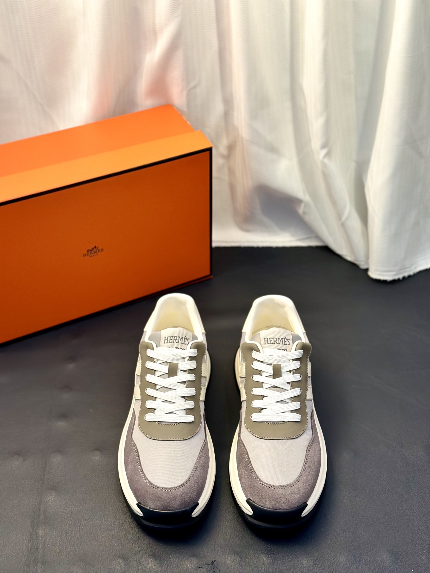 Moncler男 Style Leather Men's Shoes Lookbook Reference image 1