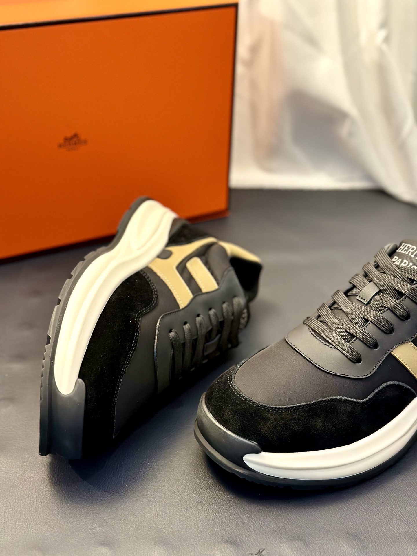 Moncler Style Leather Men's Shoes Men's Shoes Men's Shoes detail image 5 from source 783196
