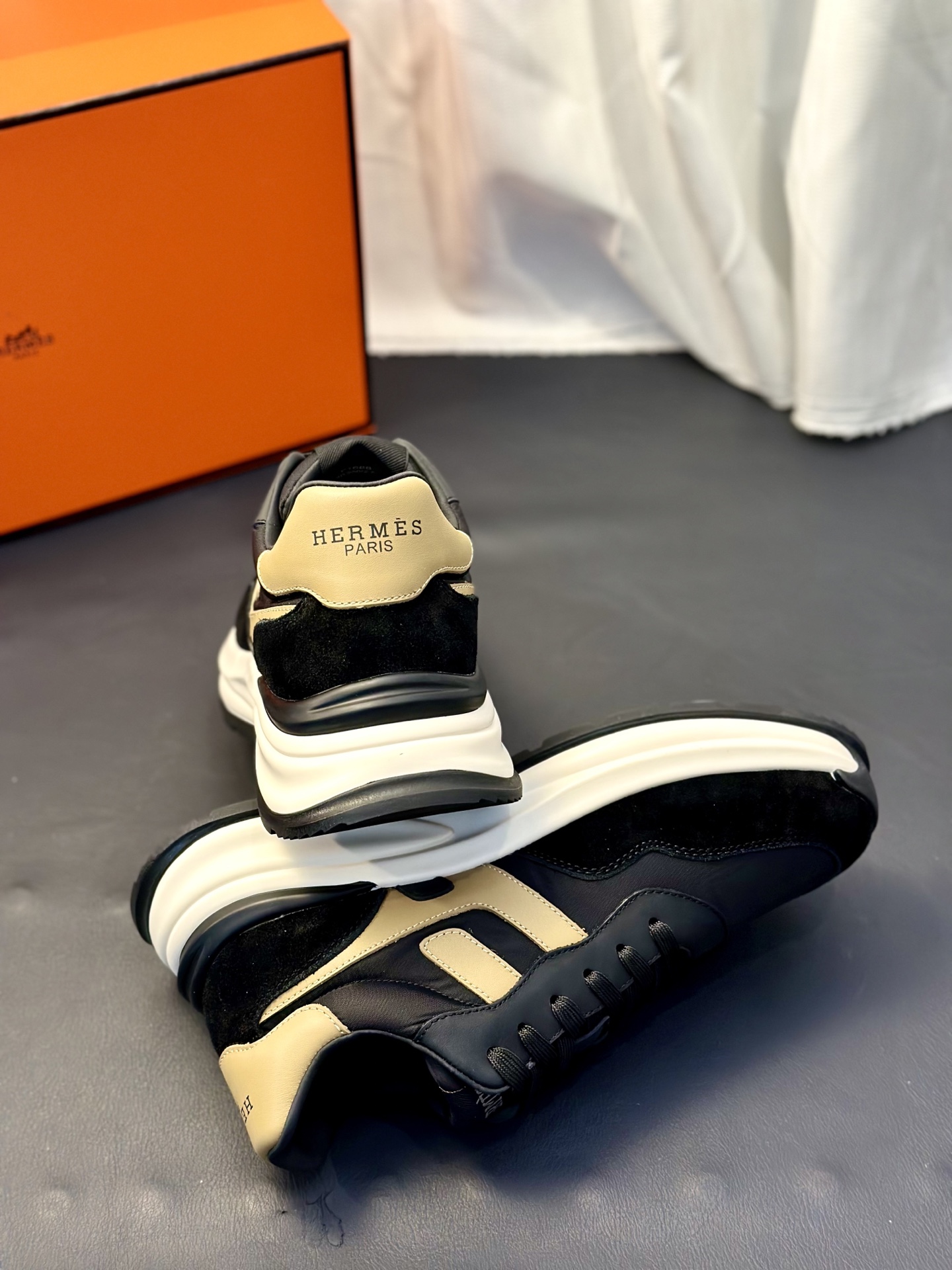 Moncler Style Leather Men's Shoes Men's Shoes Men's Shoes detail image 3 from source 783196