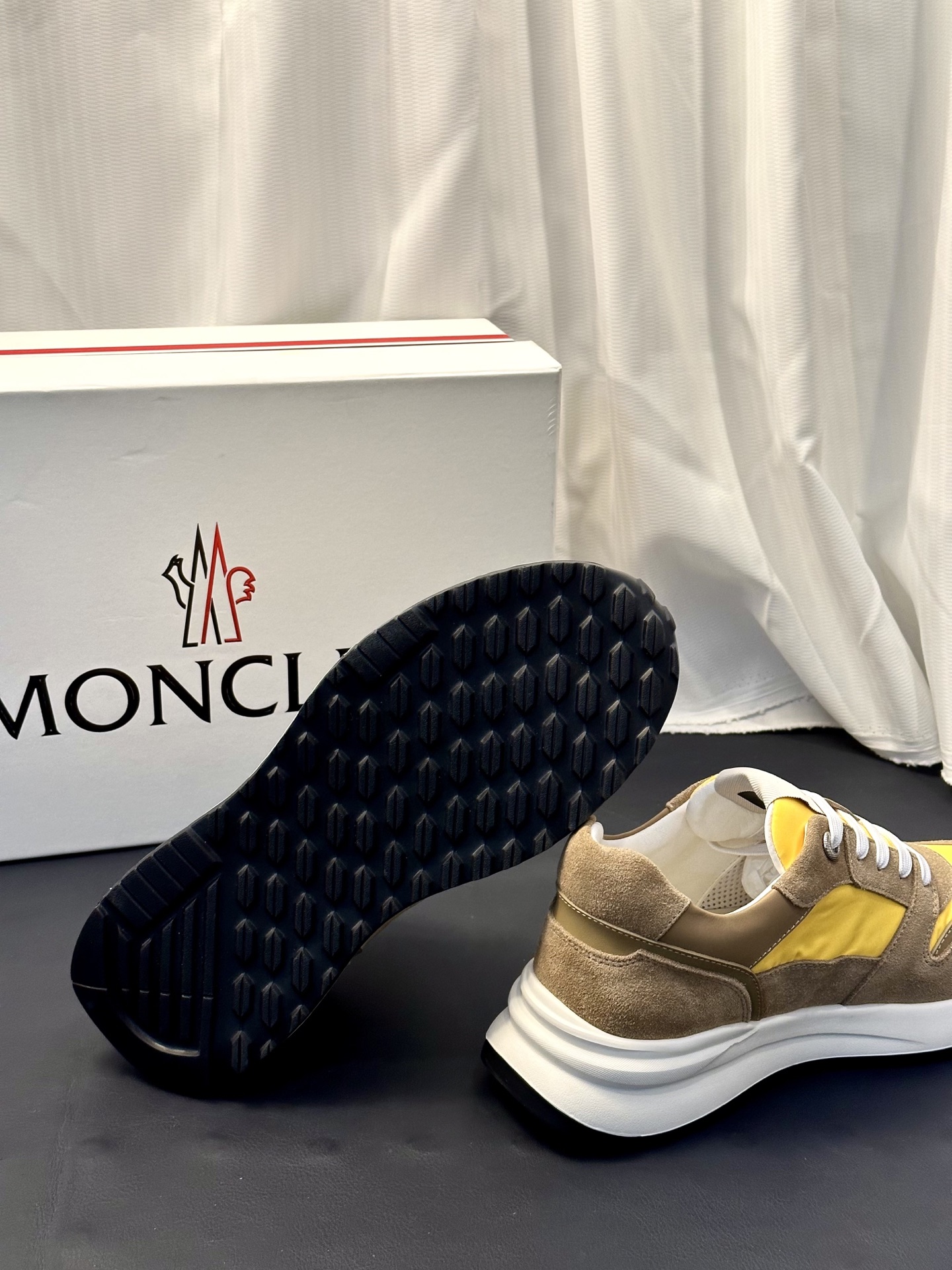 Moncler Style Leather Men's Shoes Men's Shoes Men's Shoes detail image 6 from source 783195