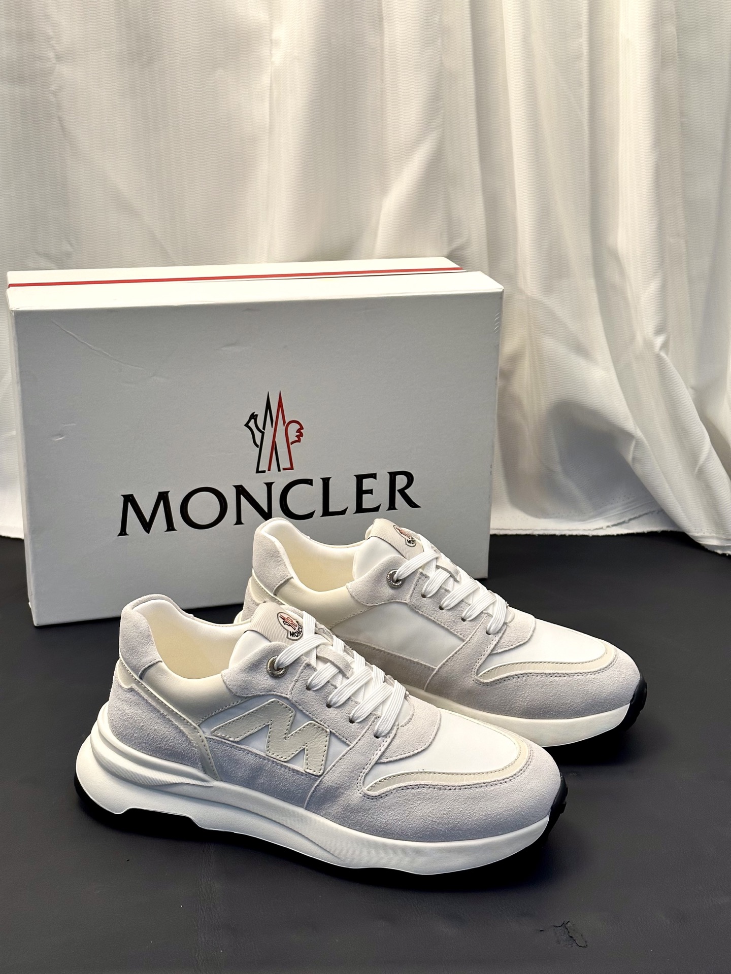Moncler男 Style Leather Men's Shoes Lookbook Reference image 2