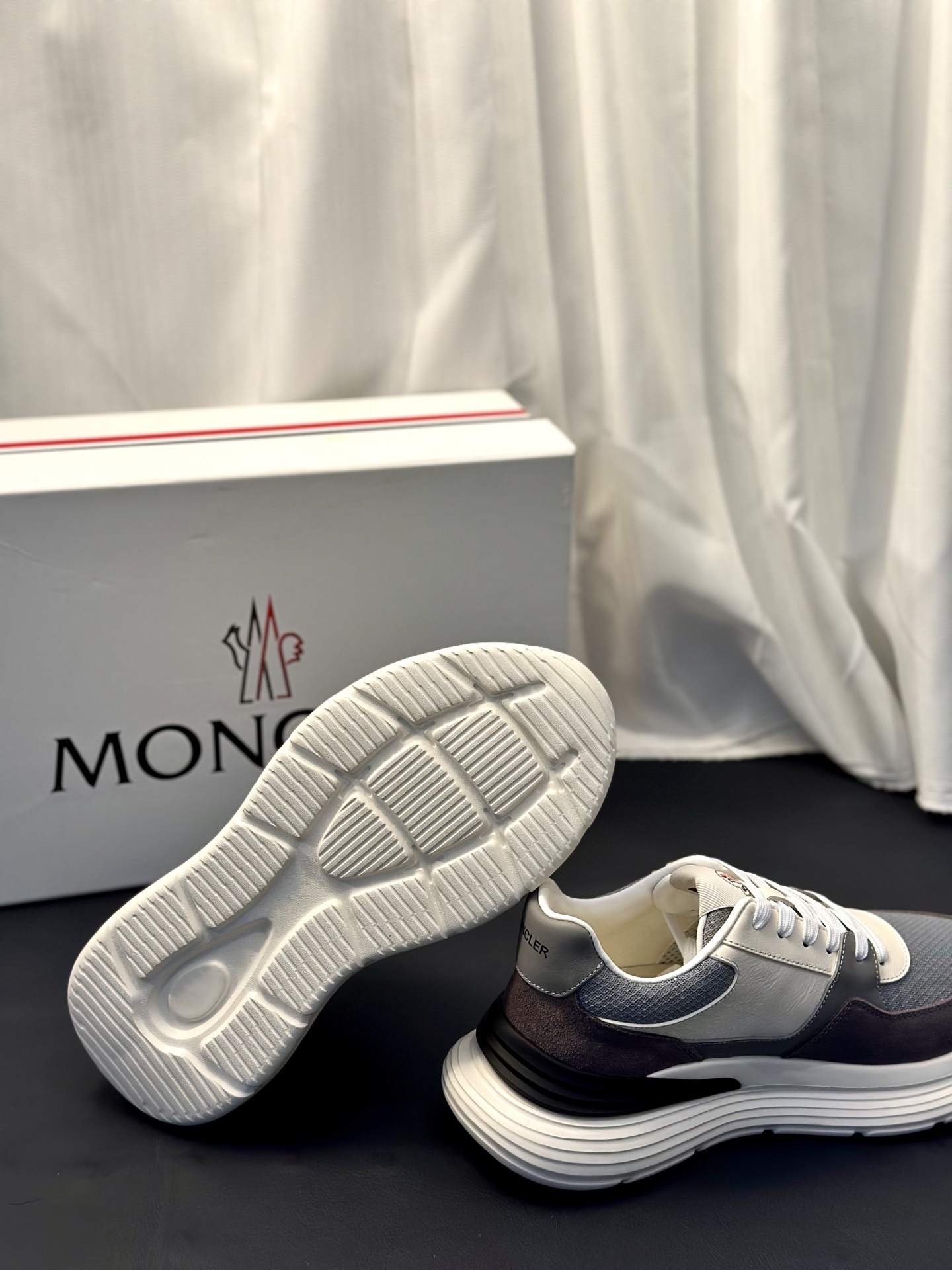 Moncler Style Leather Men's Shoes Men's Shoes Men's Shoes detail image 3 from source 783204