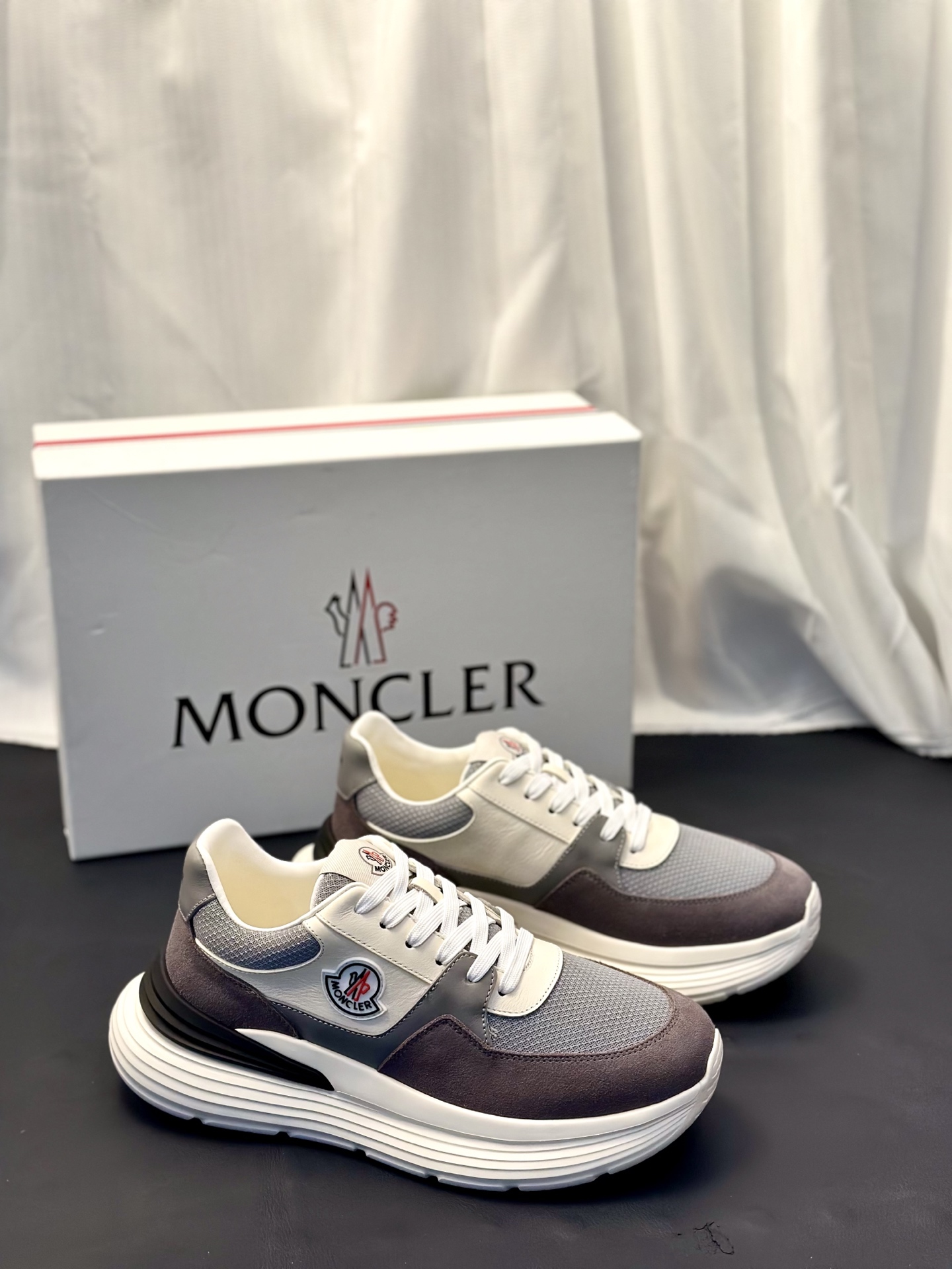 Moncler男 Style Leather Men's Shoes Lookbook Reference image 2