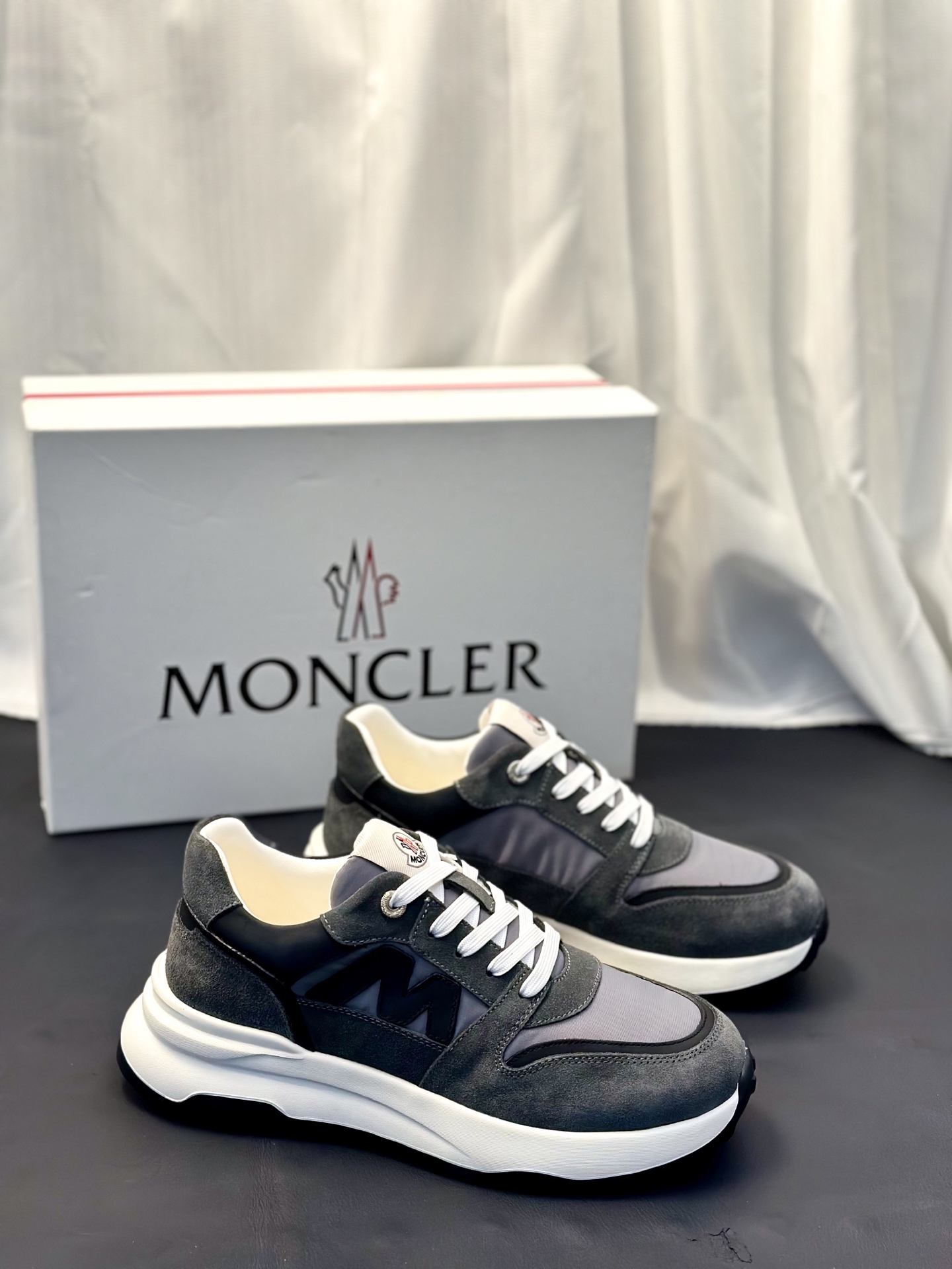 Moncler男 Style Leather Men's Shoes Lookbook Reference image 2