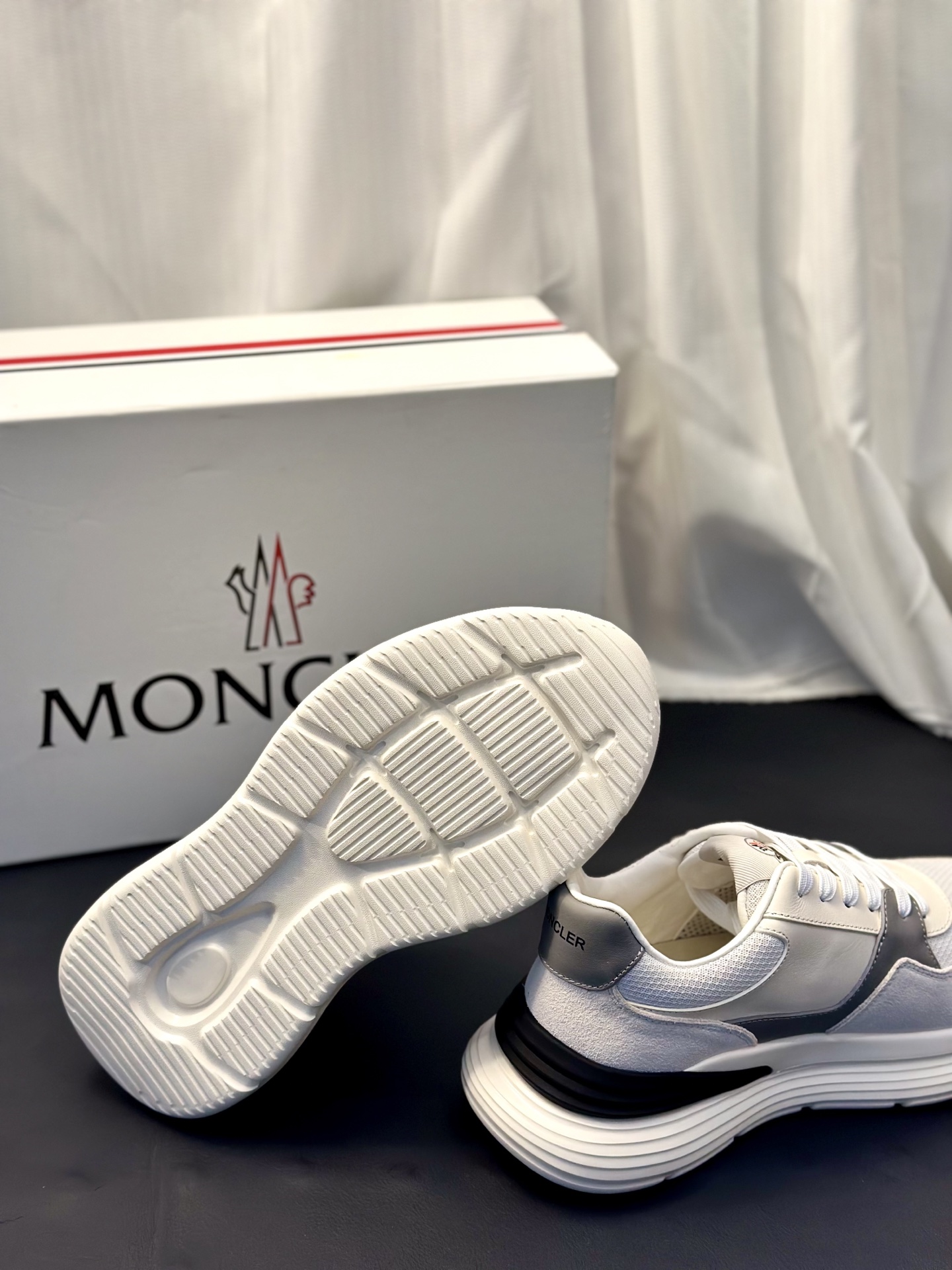 Moncler Style Leather Men's Shoes Men's Shoes Men's Shoes detail image 4 from source 783201