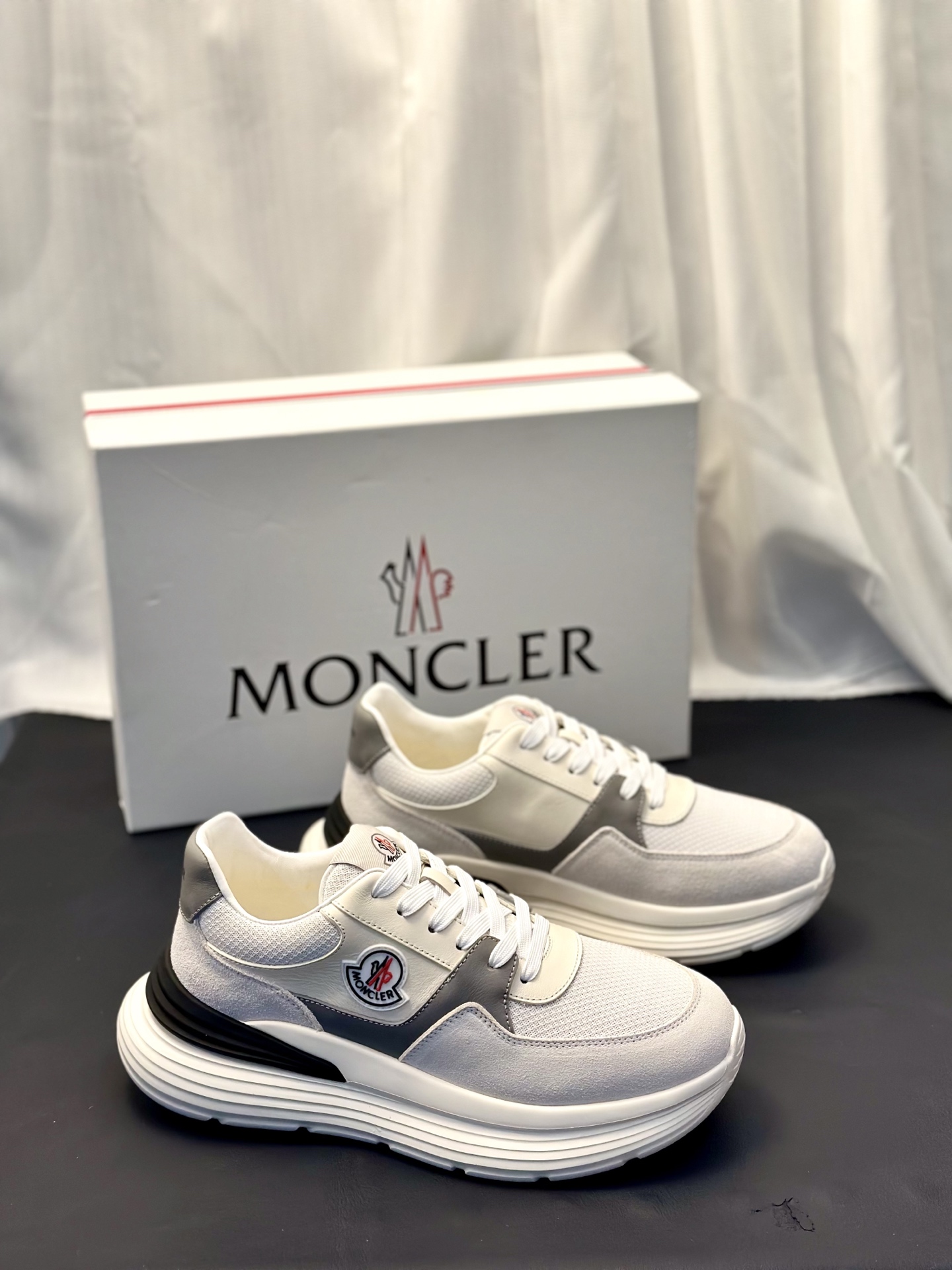 Moncler男 Style Leather Men's Shoes Lookbook Reference image 2