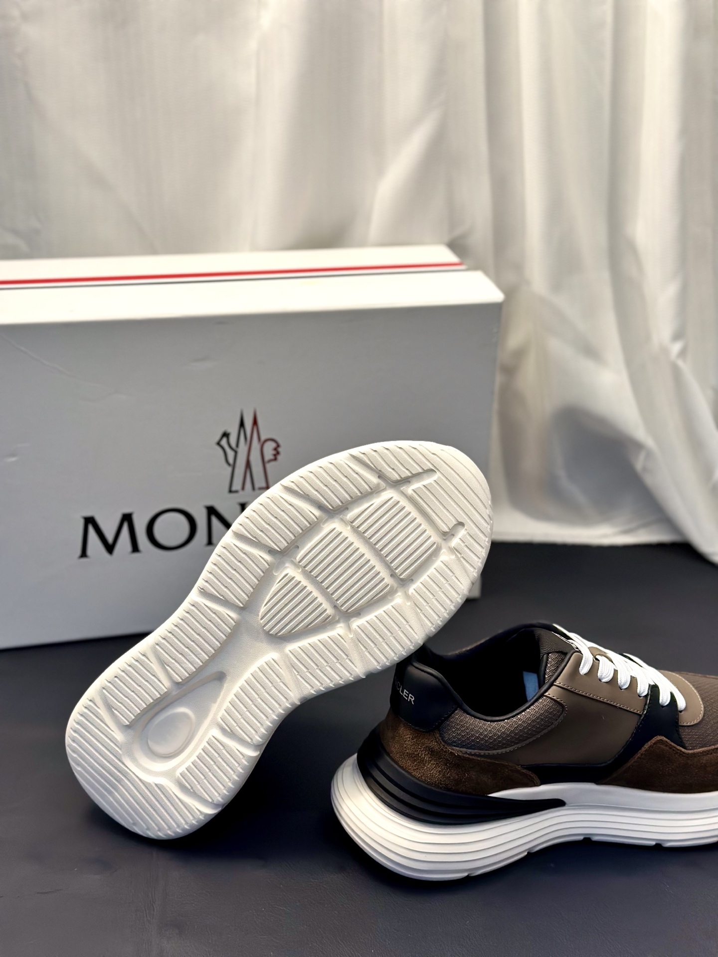 Moncler Style Leather Men's Shoes Men's Shoes Men's Shoes detail image 4 from source 783200