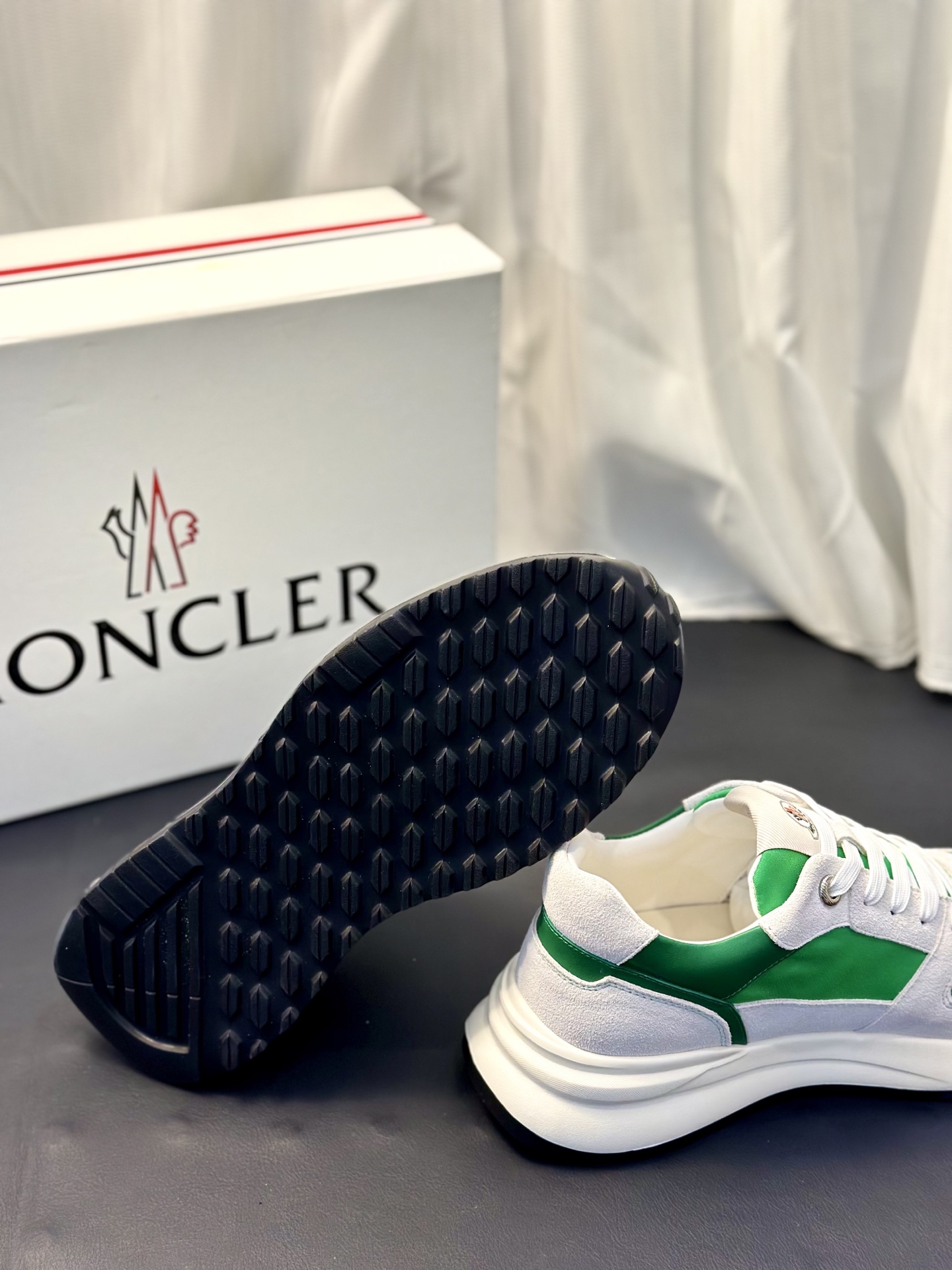Moncler Style Leather Men's Shoes Men's Shoes Men's Shoes detail image 6 from source 783202