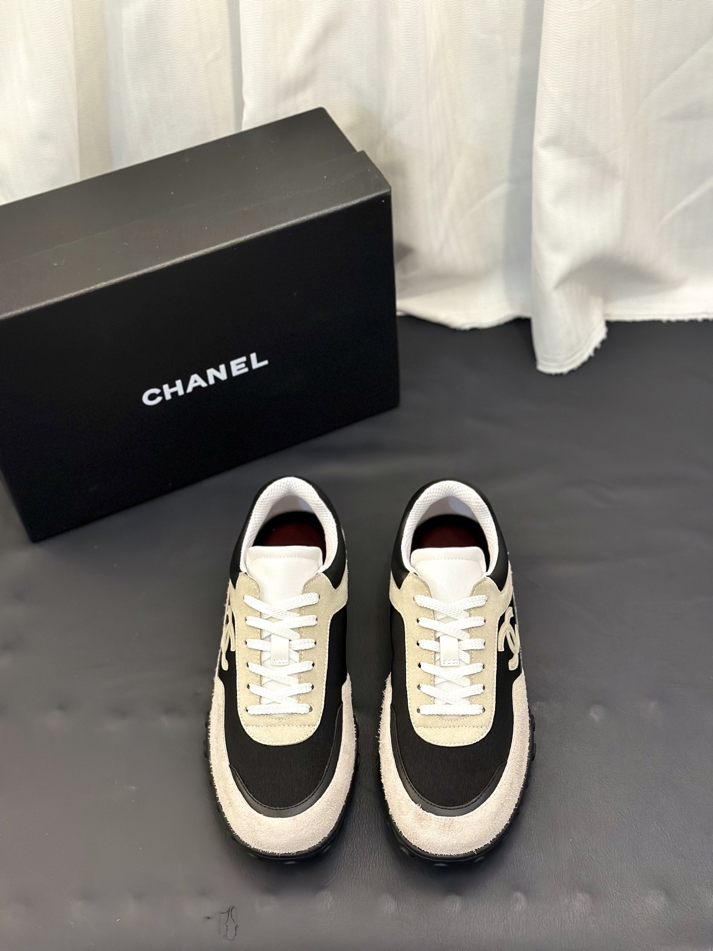 NO:833549,Ch@nel new spring and summer sports shoes. The material is made of Italian imported cow suede with color matching. Multiple color matching + reflective edge material design. Breathable and comfortable lining. Fashionable must-have size 39-44 (45 46 customized),,sneakers19860909Ch@nel 春夏新款运动鞋 面料意大利进口牛反绒拼色而成 多种拼色+反光边料的设计感 透气舒适内里 时髦精必入码数39-44（45 46订做）,,sneakers,Men's shoes