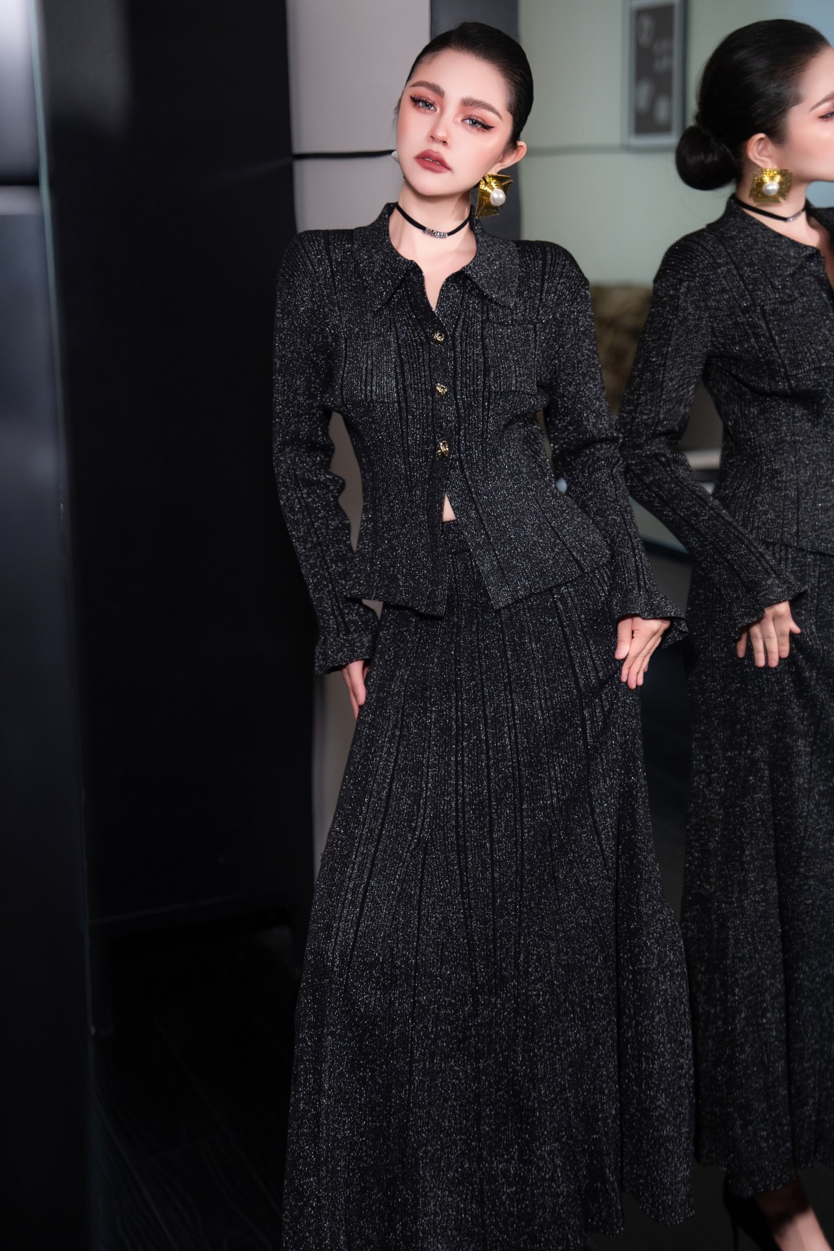 “Metal-Knit Women’s Suit with Fish Tail Skirt in Almond and Black, Various Sizes Available” - 图片 5