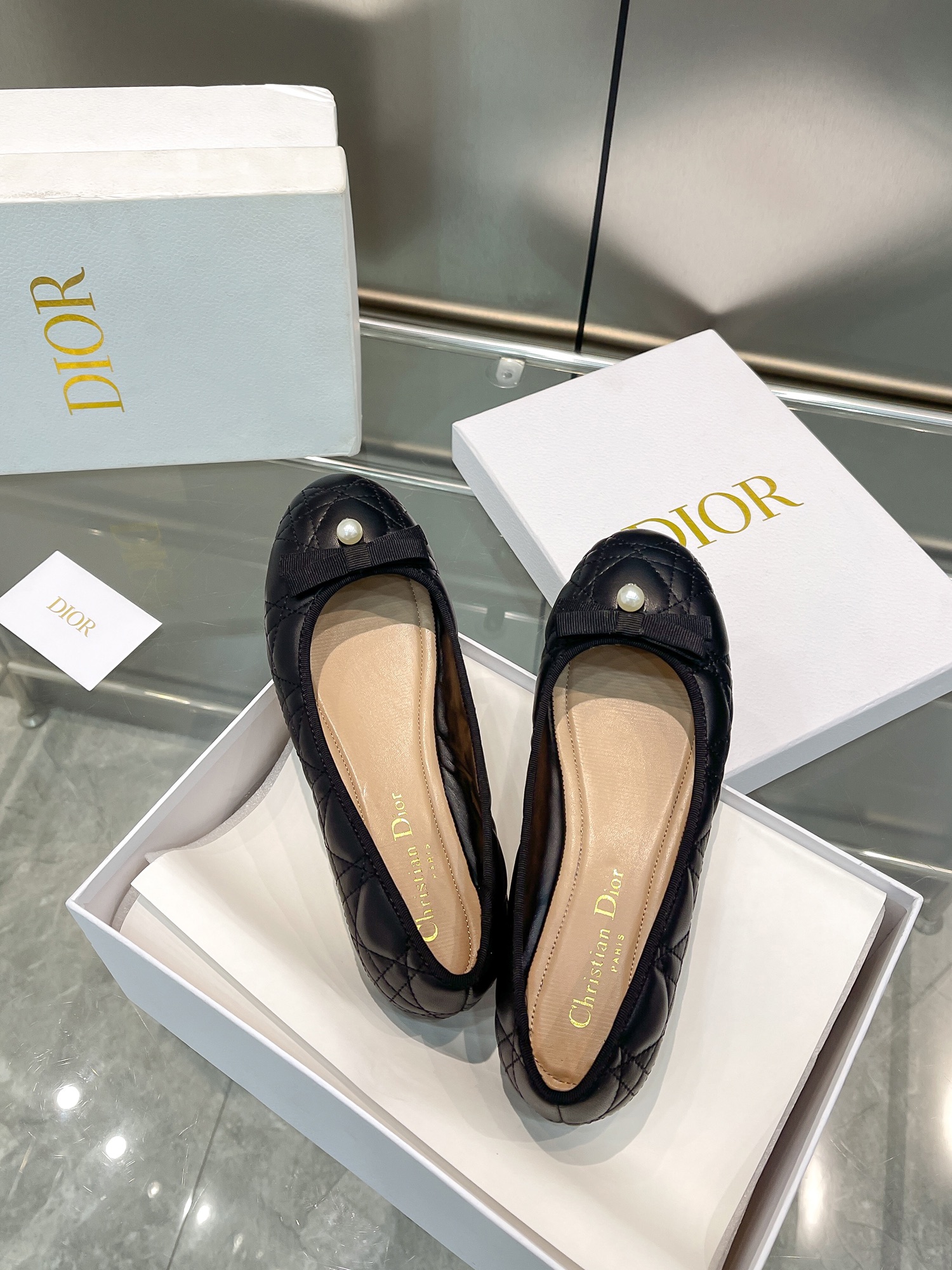 NO:241765,The latest spring and summer fashion show high-end series D-Doll retro Roman style CD women's singles shoes Coarse Mary Jane ballet shoes Original development top high-end version Exclusive first release Material upper imported cowhide, silk cowhide inner   Italian leather outsole Size 34-40 (34.40.41 customization without return or replacement), ballet shoes, mary jane, cowhide, Leather soles19860909春夏最新时装秀高定系列 D-Doll 复古罗马风 CD女单鞋 粗玛丽珍芭蕾舞鞋 原版开发顶级高端版本 独家首发 材质鞋面进口牛皮,丝绸牛皮内里 意大利真皮大底 码数34-40（34.40.41定制不退不换),芭蕾舞鞋,mary jane,cowhide,Leather soles,Women's Shoes