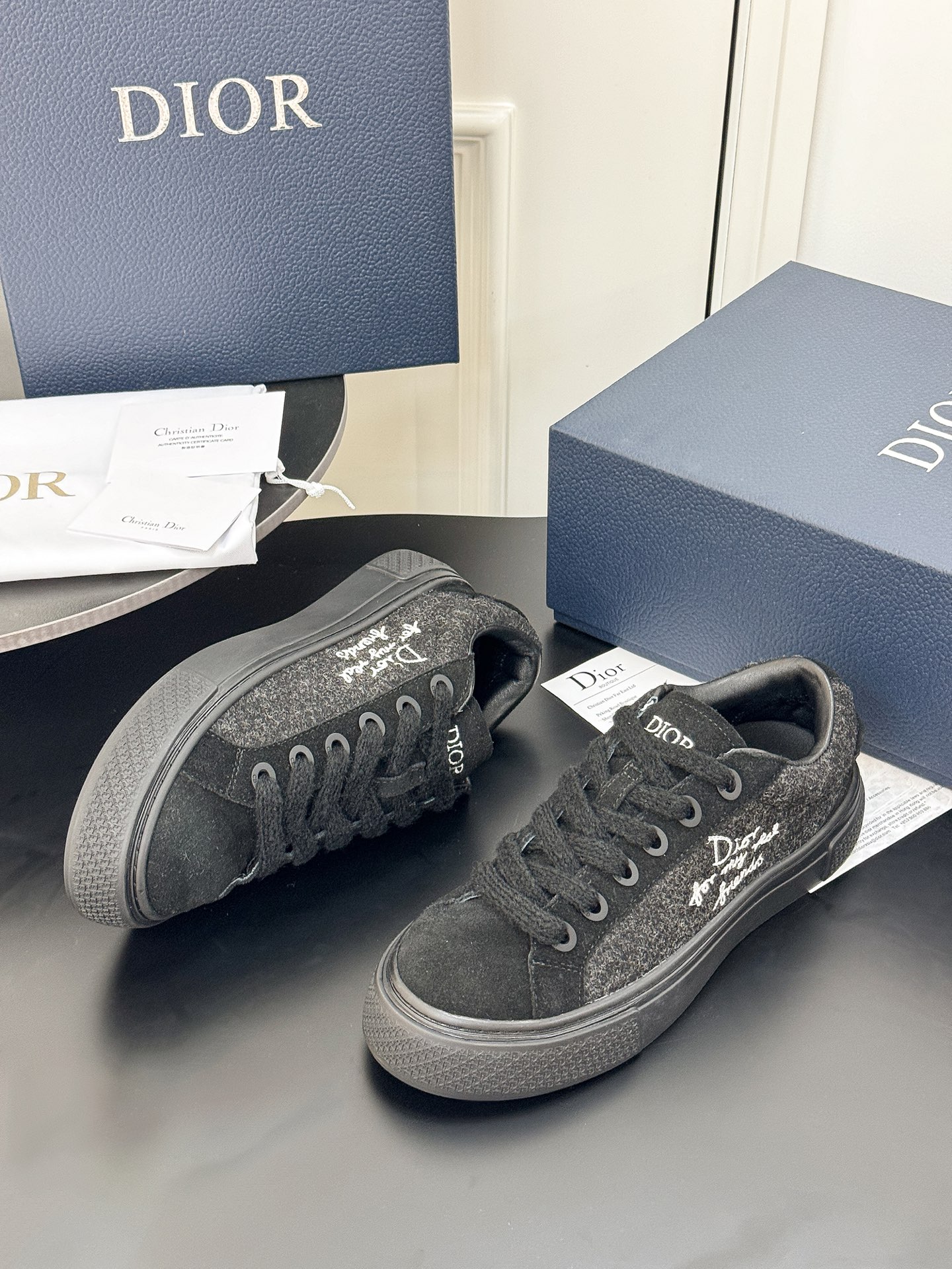 NO:437390,(full package 20) Latest color scheme Latest color scheme D Home Dio-r Latest hot B33 Highest version Couple model Original explosion-breaking one to one perfect replica, workmanship details are in place Original customization materials Excellent Latest elements combination Fashionable and casual personality versatile Fabric original embroidery + calfskin handmade oil edge Imported original custom breathable net Foot pad Original mattress Outsole original one to one open mold TPU Size 36 to 45 35.46 Customized, casual shoes/sports shoes, dior, dior, sneakers, cowhide19860909（全套包装20）最新配色 最新色系 D家Dio-r 最新火爆B33 最高版本 情侣款 原版爆拆一比一完美复刻 做工细节到位 原版定制材料 超赞 最新元素组合 时尚休闲个性 百搭 面料原版刺绣＋小牛皮手工油边 内里进口原版订制透气网 垫脚原版成型垫 大底原版一比一开模TPU 码数36一45 35.46定做,休闲鞋/运动鞋,dior,dior,sneakers,cowhide,Women's Shoes