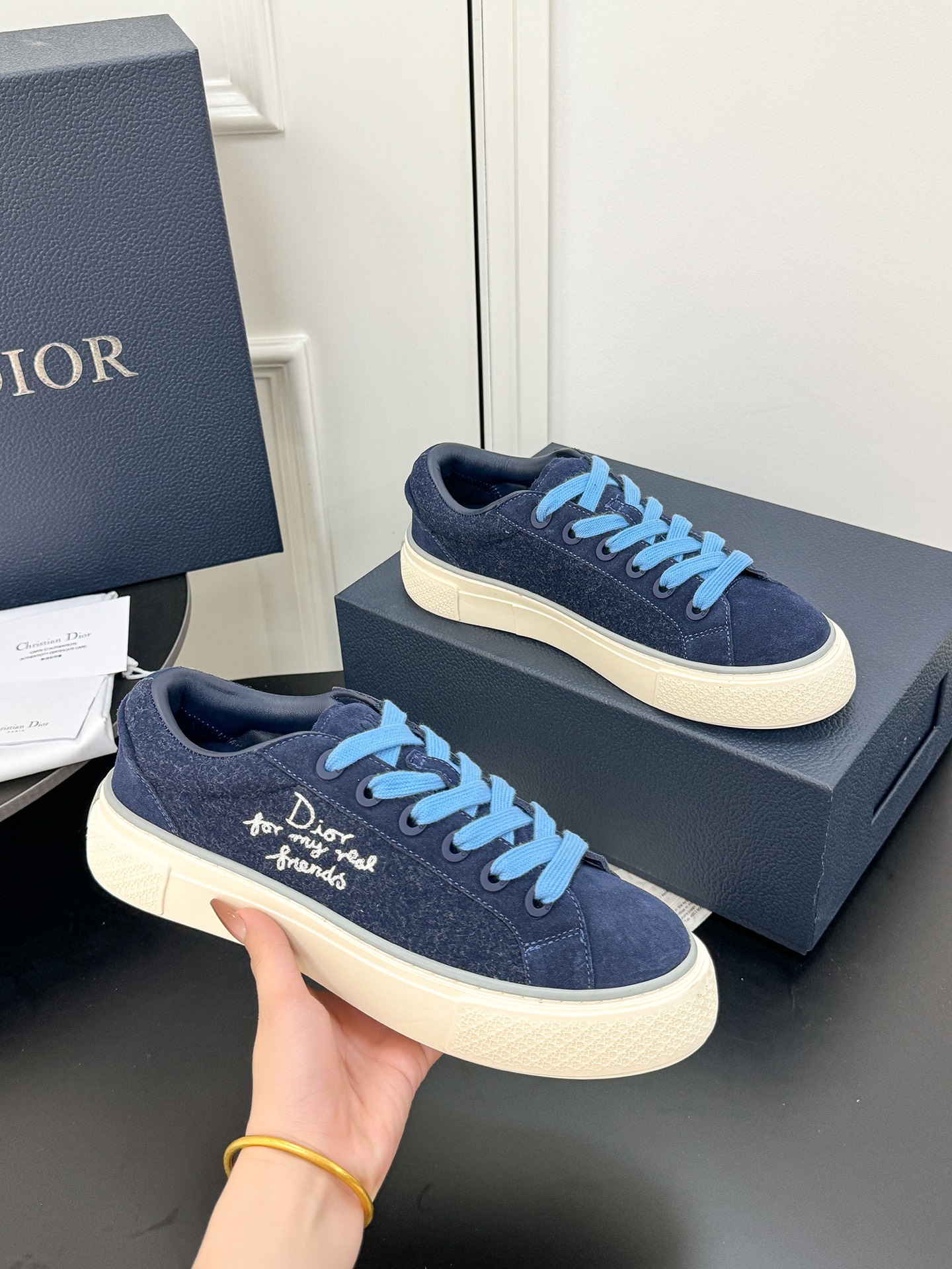 NO:437399,(full set of packaging 20) Latest color series D Home Dio-r Latest popular B33 Highest version Couple model Original explosion-breaking one to one perfect replica, workmanship details are in place Original customization materials Excellent Latest elements combination Fashionable and casual personality versatile Fabric original embroidery + calfskin handmade oil edge Imported original custom breathable net Foot pad Original mattress Outsole original one to one open mold TPU Size 36 to 45 35.46 Customized, casual shoes/sports shoes, dior, dior, sneakers, cowhide19860909（全套包装20） 最新色系 D家Dio-r 最新火爆B33 最高版本 情侣款 原版爆拆一比一完美复刻 做工细节到位 原版定制材料 超赞 最新元素组合 时尚休闲个性 百搭 面料原版刺绣＋小牛皮手工油边 内里进口原版订制透气网 垫脚原版成型垫 大底原版一比一开模TPU 码数36一45 35.46定做,休闲鞋/运动鞋,dior,dior,sneakers,cowhide,Women's Shoes