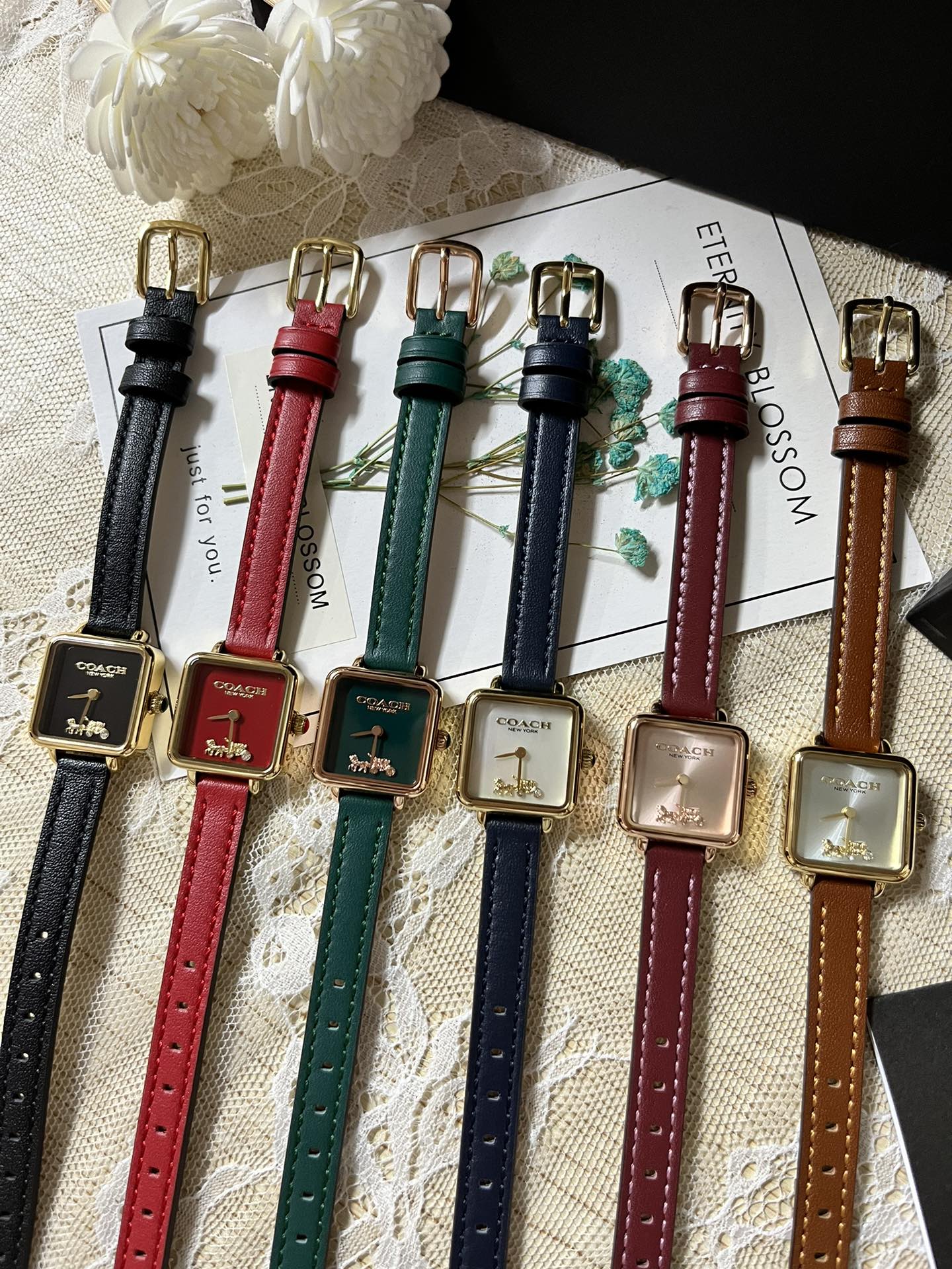 批💰180配盒
🔥🔥🔥请认准独家首发🔥🔥🔥COACH/蔻驰小方糖女士腕表。六色选择！专供走平台，支持任何方式验货！秒杀所有市场货！