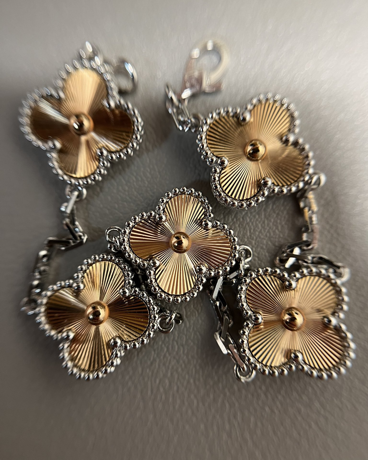 Van Cleef & Arpels vca 2024圣诞限量款 分金镭射五花手链