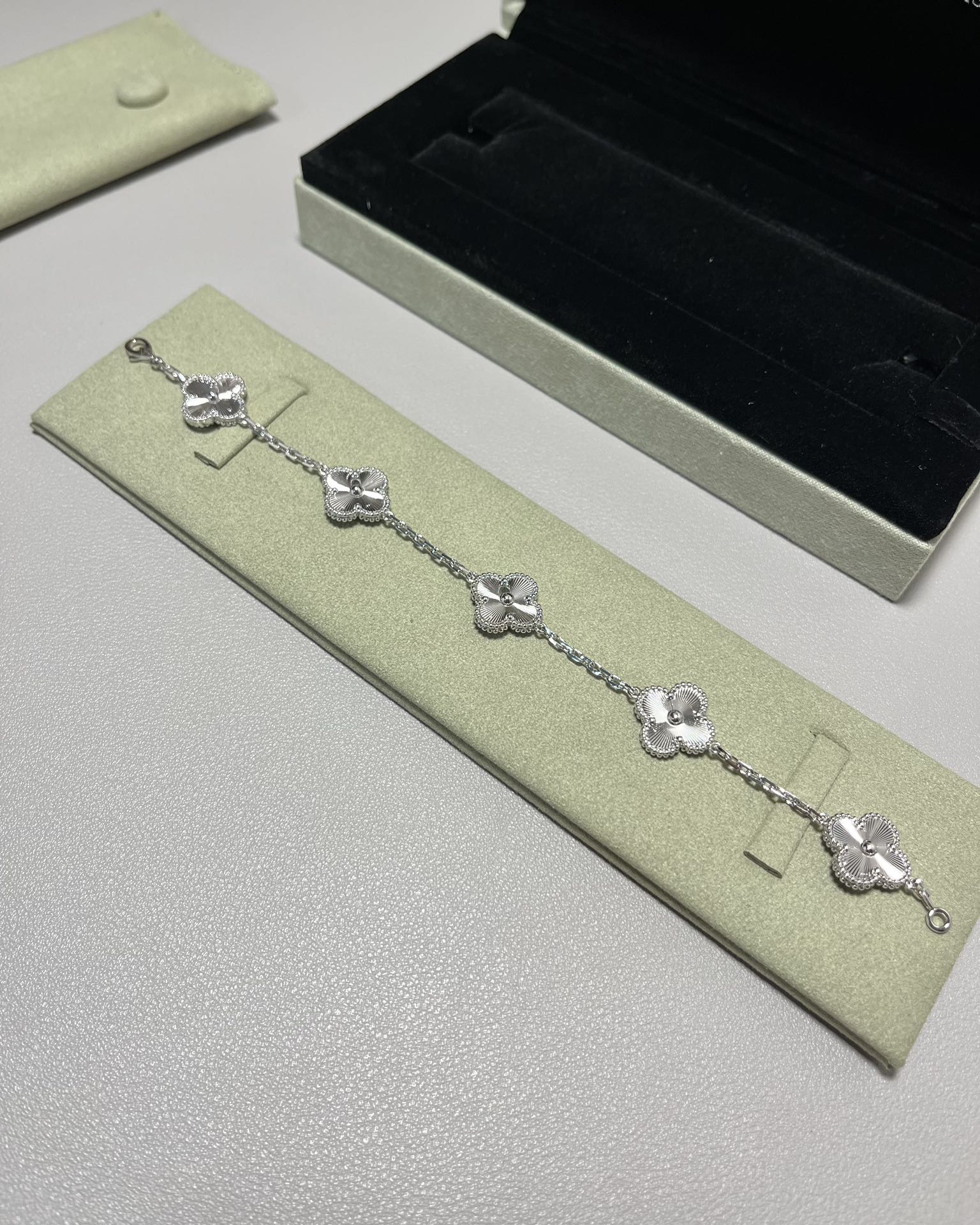 Van Cleef & Arpels vca镭射五花手链 白金色