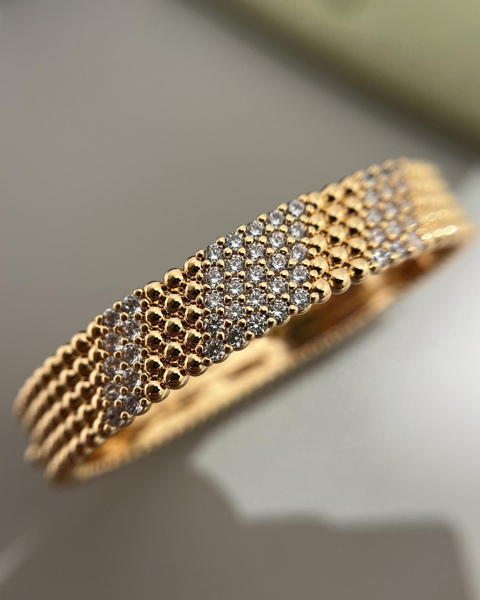 Van Cleef & Arpels 新款 vca perlee系列 宽版镶钻珠珠手镯