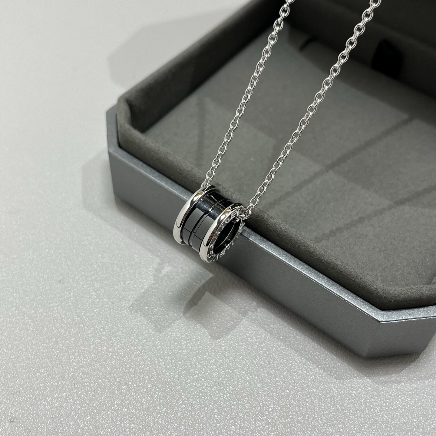BVLGARI BVLGARI спружынны калье, эксклюзіўная гальванічная тэхналогія, тэкстура 18K чыстага золата — тап-якасць