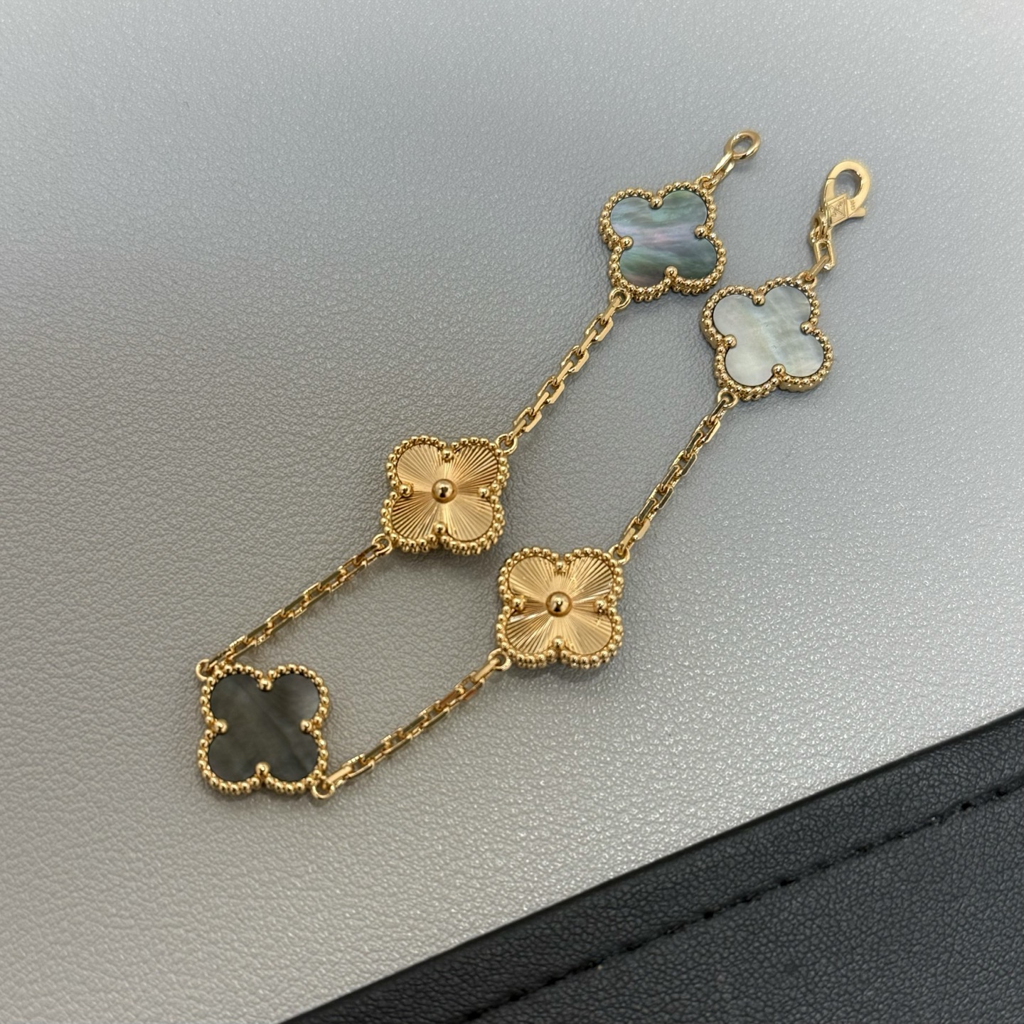 新配色 VCA 灰贝母 レーザー五花手链 玫瑰金色