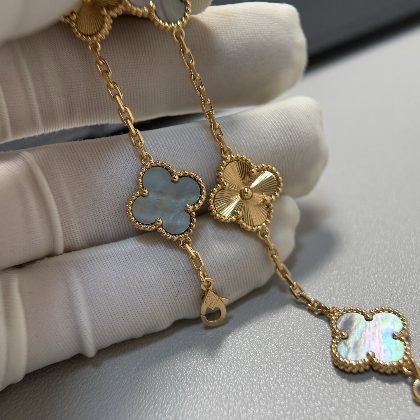 新配色 VCA 灰贝母 レーザー五花手链 玫瑰金色