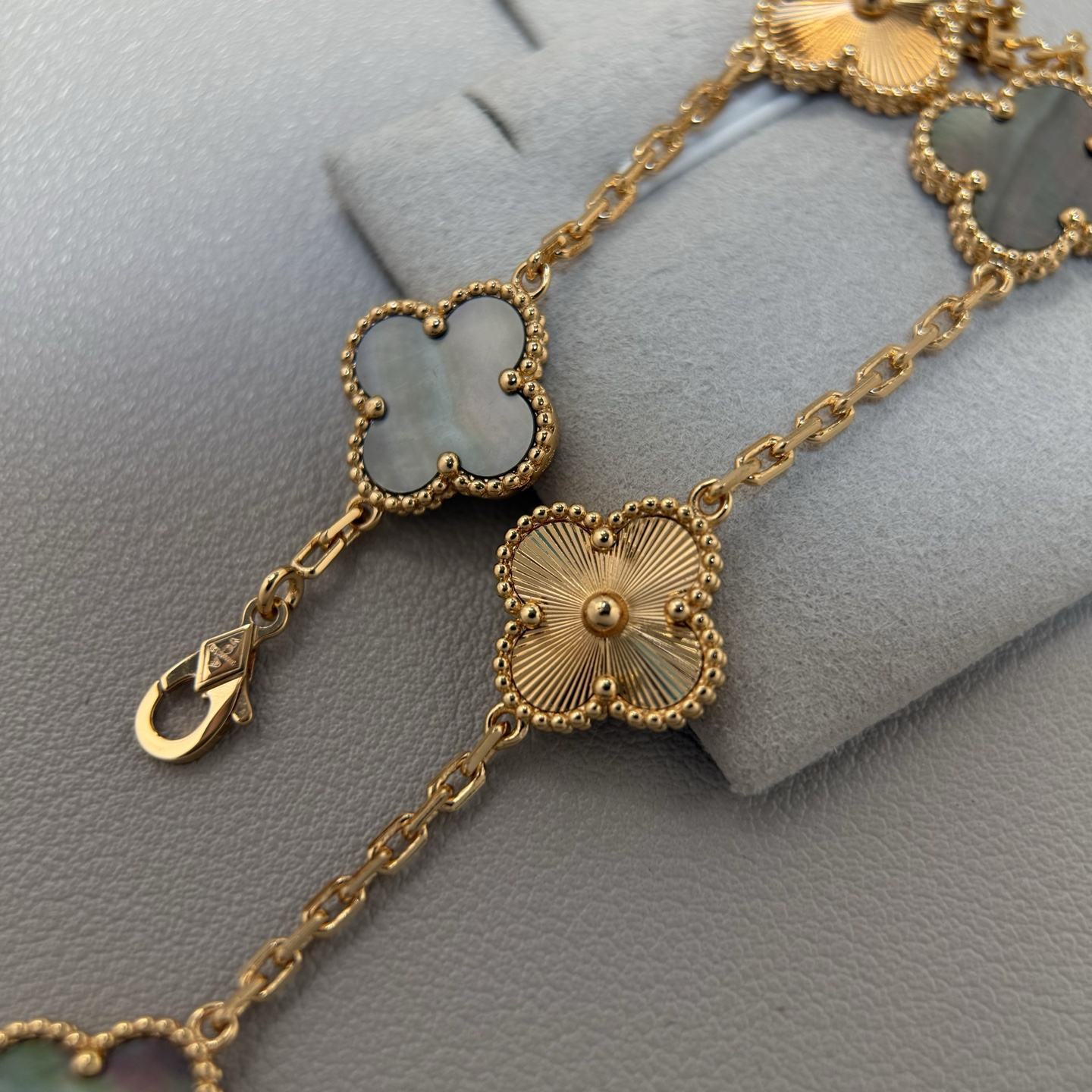 新配色 VCA 灰贝母 レーザー五花手链 玫瑰金色