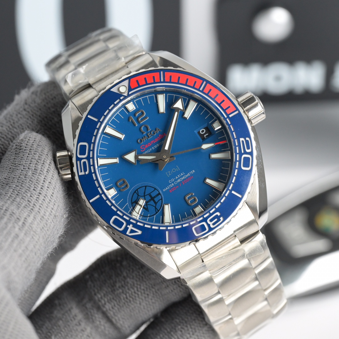 NO:394109,V+ Factory Time Adjustment Series Ocean Universe Rice Heavy Edition Purchase the original version, apply the latest technology materials, devote yourself to the development, and give full details, presenting the original flavor. Exclusive Real Time Zone Quick Adjustment Calendar Functional Movement, original 6-position balance wheel, details are polished in place, and the performance is excellent and stable. The hands and hour markers are made of PVD and brushed stainless steel. Swiss Super-LumiNova super two-color luminous. Liquidmetal diving scale ceramic bezel dial. Arc arched double-sided anti-reflective wear-resistant sapphire glass. Exclusively preferred raw materials for rubber belts, which are skin-friendly and comfortable, stain-resistant and durable, and have a unique skin feeling. The steel belt is equipped with a comfortable quick adjustment function buckle, the same as the original version, and the overall wearing feel is the same as the weight. V+  Factroy, welcome to taste., stuart weitzman19860909V+ Factory 时调系列 海洋宇宙米配重版  购入原版,应用最新工艺技术材料,潜心研制,细节拉满,呈现出原汁原味.  独家真正 对版时区快调回调日历功能机芯,原版6位摆轮,细节打磨到位,性能出色稳定.  指针和时标均采用经过PVD和拉丝处理的精钢材质制造.  Swiss Super-LumiNova超强双色夜光.  Liquidmetal潜水刻度陶瓷表圈表盘.  弧拱形双面防反光耐磨损蓝宝石玻璃.  胶皮带独家优选原料,佩戴亲肤舒适,耐污耐用,肤感独树一帜.   钢带加以设有舒适快调功能表扣,与原版相同,整体佩戴手感与重量一致.  V+ Factroy,欢迎品鉴.,,stuart weitzman,Watch