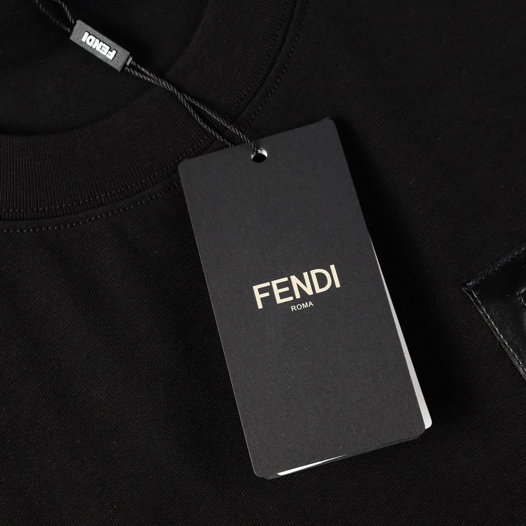 Fendi/芬迪 FF皮革饰边口袋短袖