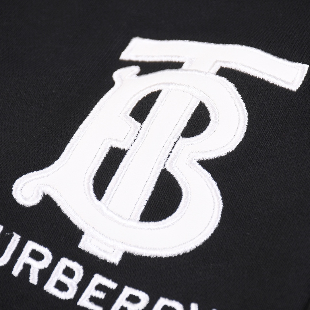 Burberry/巴宝莉 24ss TB皮标刺绣短裤