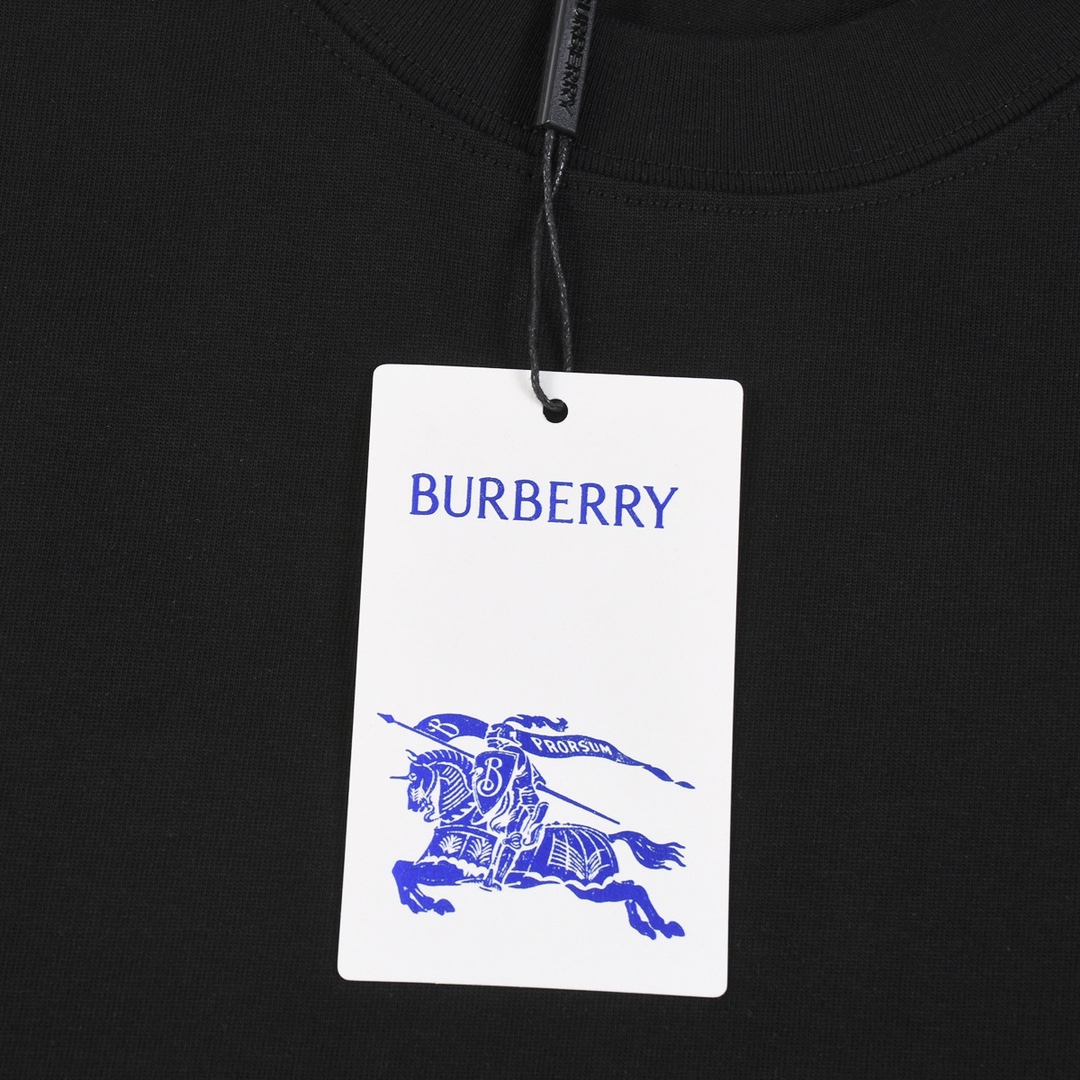 140 BURBERRY 巴宝莉 24ss夏季新款 草莓梨水果徽标字母logo圆领短袖T恤