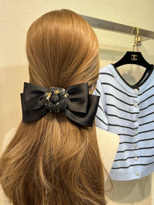 Chanel Black & Gold Camellia Bow Hair Clip - Elegant Hair Accessory 1 Chanel Black & Gold Camellia Bow Hair Clip - Elegant Hair Accessory
