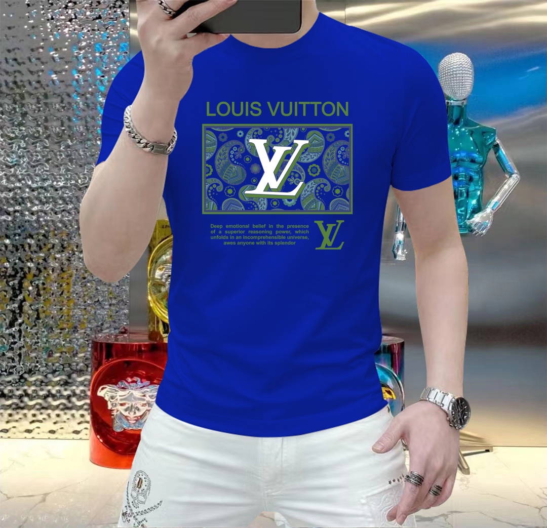 NO:423638,LV This summer, let your skin feel the ultimate gentleness and comfort!  The brand new men's summer round neck silk cotton short-sleeved T-shirt is now elegantly available!  Selected high-quality silk cotton, soft and breathable, light fit, allowing you to stay refreshed and comfortable in the hot summer. The classic round neck design is simple but not simple, and can be easily controlled whether it is a daily street or a casual party. A variety of fashionable color choices meet your pursuit of personality and make every day full of freshness. Size M-5XL,,louis vuitton,T-shirt,tees,t-shirt,alexander wang19860909LV 这个夏天,让肌肤感受极致的温柔与舒适！ 全新男士夏季圆领蚕丝棉短袖T恤,现已优雅登场！ 精选优质蚕丝棉,柔软透气,轻盈贴合,让你在炎炎夏日也能保持清爽自在. 经典圆领设计,简约而不简单,无论是日常出街还是休闲聚会,都能轻松驾驭. 多种时尚色彩选择,满足你对个性的追求,让每一天都充满新鲜感. 尺码 M-5XL,,louis vuitton,T-shirt,tees，t-shirt,alexander wang,Men's clothing