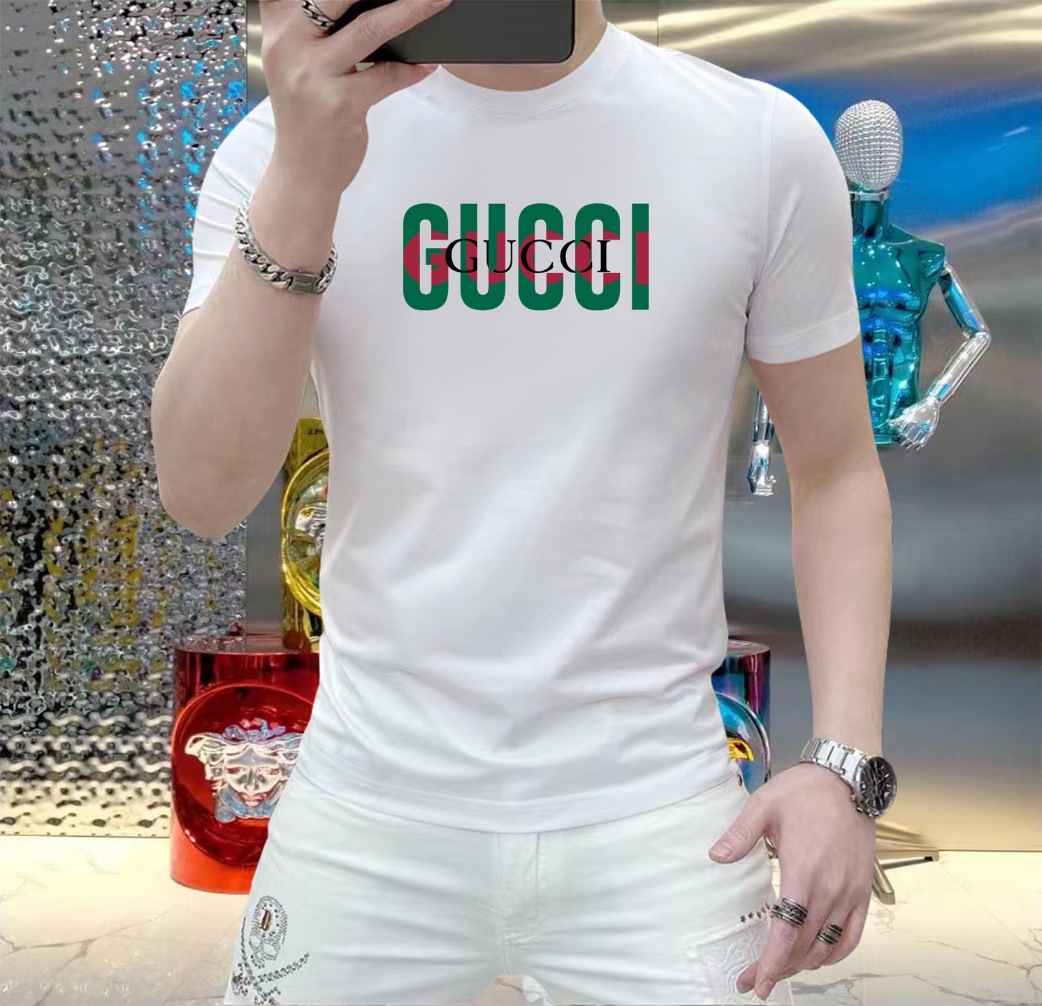 NO:120517,Guchi This summer, let your skin feel the ultimate gentleness and comfort!  The brand new men's summer round neck silk cotton short-sleeved T-shirt is now elegantly available!  Selected high-quality silk cotton, soft and breathable, light and fit, allowing you to stay refreshed and comfortable in the hot summer. The classic round neck design is simple but not simple, and can be easily controlled whether it is a daily street or a casual party. A variety of fashionable colors are selected to satisfy your pursuit of personality and make every day full of freshness. Size M-5XL,,T-shirt,tees,t-shirt,alexander wang19860909古奇 这个夏天,让肌肤感受极致的温柔与舒适！ 全新男士夏季圆领蚕丝棉短袖T恤,现已优雅登场！ 精选优质蚕丝棉,柔软透气,轻盈贴合,让你在炎炎夏日也能保持清爽自在. 经典圆领设计,简约而不简单,无论是日常出街还是休闲聚会,都能轻松驾驭. 多种时尚色彩选择,满足你对个性的追求,让每一天都充满新鲜感. 尺码 M-5XL,,T-shirt,tees，t-shirt,alexander wang,Men's clothing