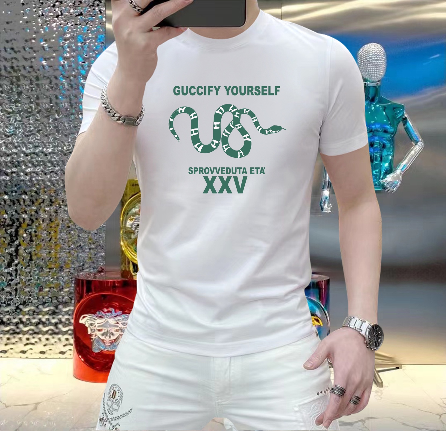 NO:123697,Guqi Snake Year Limited This summer, let your skin feel the ultimate gentleness and comfort!  The brand new men's summer round neck silk cotton short-sleeved T-shirt is now elegantly available!  Selected high-quality silk cotton, soft and breathable, light and fit, allowing you to stay refreshed and comfortable in the hot summer. The classic round neck design is simple but not simple, and can be easily controlled whether it is a daily street or a casual party. A variety of fashionable colors are selected to satisfy your pursuit of personality and make every day full of freshness. Size M-5XL,,T-shirt,tees,t-shirt,alexander wang19860909古奇 蛇年限定 这个夏天,让肌肤感受极致的温柔与舒适！ 全新男士夏季圆领蚕丝棉短袖T恤,现已优雅登场！ 精选优质蚕丝棉,柔软透气,轻盈贴合,让你在炎炎夏日也能保持清爽自在. 经典圆领设计,简约而不简单,无论是日常出街还是休闲聚会,都能轻松驾驭. 多种时尚色彩选择,满足你对个性的追求,让每一天都充满新鲜感. 尺码 M-5XL,,T-shirt,tees，t-shirt,alexander wang,Men's clothing