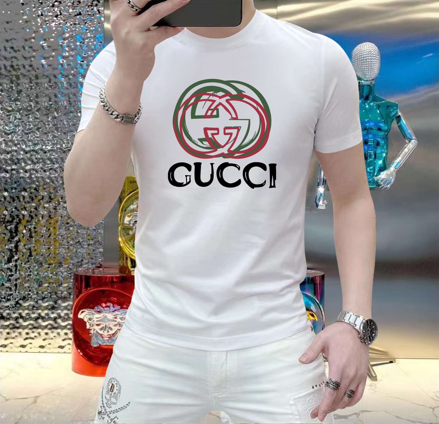 NO:120513,Guchi This summer, let your skin feel the ultimate gentleness and comfort!  The brand new men's summer round neck silk cotton short-sleeved T-shirt is now elegantly available!  Selected high-quality silk cotton, soft and breathable, light and fit, allowing you to stay refreshed and comfortable in the hot summer. The classic round neck design is simple but not simple, and can be easily controlled whether it is a daily street or a casual party. A variety of fashionable colors are selected to satisfy your pursuit of personality and make every day full of freshness. Size M-5XL,,T-shirt,tees,t-shirt,alexander wang19860909古奇 这个夏天,让肌肤感受极致的温柔与舒适！ 全新男士夏季圆领蚕丝棉短袖T恤,现已优雅登场！ 精选优质蚕丝棉,柔软透气,轻盈贴合,让你在炎炎夏日也能保持清爽自在. 经典圆领设计,简约而不简单,无论是日常出街还是休闲聚会,都能轻松驾驭. 多种时尚色彩选择,满足你对个性的追求,让每一天都充满新鲜感. 尺码 M-5XL,,T-shirt,tees，t-shirt,alexander wang,Men's clothing