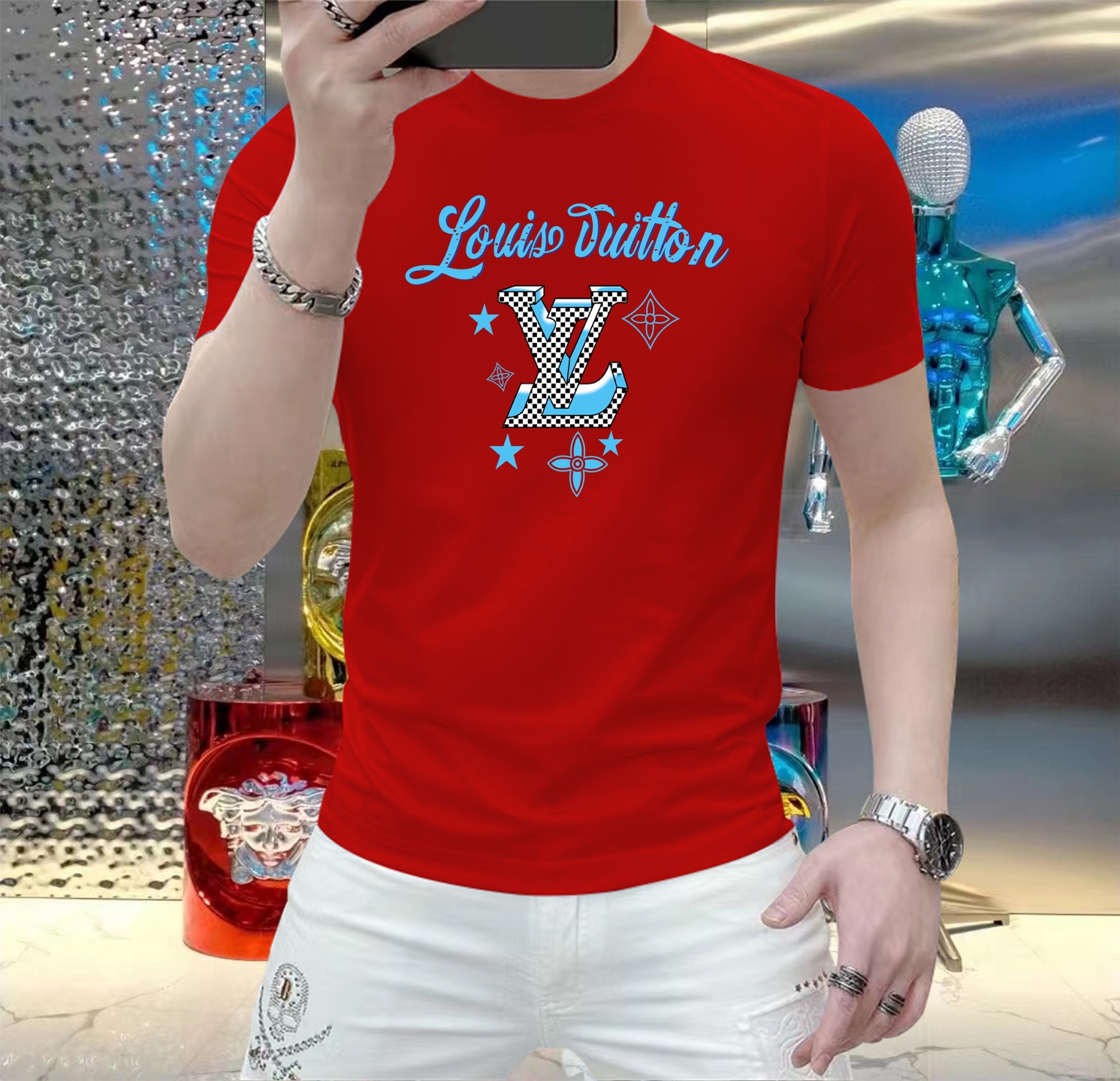 NO:120509,LV This summer, let your skin feel the ultimate gentleness and comfort!  The brand new men's summer round neck silk cotton short-sleeved T-shirt is now elegantly available!  Selected high-quality silk cotton, soft and breathable, light fit, allowing you to stay refreshed and comfortable in the hot summer. The classic round neck design is simple but not simple, and can be easily controlled whether it is a daily street or a casual party. A variety of fashionable color choices meet your pursuit of personality and make every day full of freshness. Size M-5XL,,louis vuitton,T-shirt,tees,t-shirt,alexander wang19860909LV 这个夏天,让肌肤感受极致的温柔与舒适！ 全新男士夏季圆领蚕丝棉短袖T恤,现已优雅登场！ 精选优质蚕丝棉,柔软透气,轻盈贴合,让你在炎炎夏日也能保持清爽自在. 经典圆领设计,简约而不简单,无论是日常出街还是休闲聚会,都能轻松驾驭. 多种时尚色彩选择,满足你对个性的追求,让每一天都充满新鲜感. 尺码 M-5XL,,louis vuitton,T-shirt,tees，t-shirt,alexander wang,Men's clothing