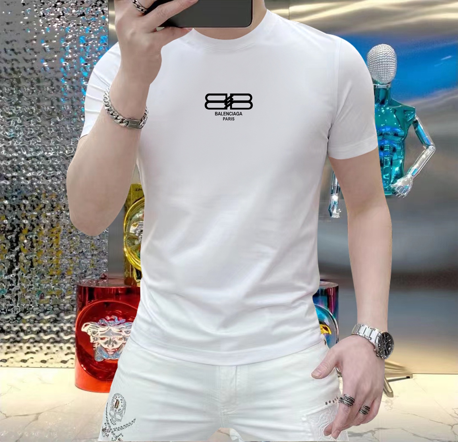 NO:123706,Balenciaga This summer, let your skin feel the ultimate gentleness and comfort!  The brand new men's summer round neck silk cotton short-sleeved T-shirt is now elegantly available!  Selected high-quality silk cotton, soft and breathable, light and fit, allowing you to stay refreshed and comfortable in the hot summer. The classic round neck design is simple but not simple, and can be easily controlled whether it is a daily street or a casual party. A variety of fashionable color choices meet your pursuit of personality and make every day full of freshness. Size M-5XL,,balenciaga,T-shirt,tees,t-shirt,alexander wang19860909巴黎世家 这个夏天,让肌肤感受极致的温柔与舒适！ 全新男士夏季圆领蚕丝棉短袖T恤,现已优雅登场！ 精选优质蚕丝棉,柔软透气,轻盈贴合,让你在炎炎夏日也能保持清爽自在. 经典圆领设计,简约而不简单,无论是日常出街还是休闲聚会,都能轻松驾驭. 多种时尚色彩选择,满足你对个性的追求,让每一天都充满新鲜感. 尺码 M-5XL,,balenciaga,T-shirt,tees，t-shirt,alexander wang,Men's clothing
