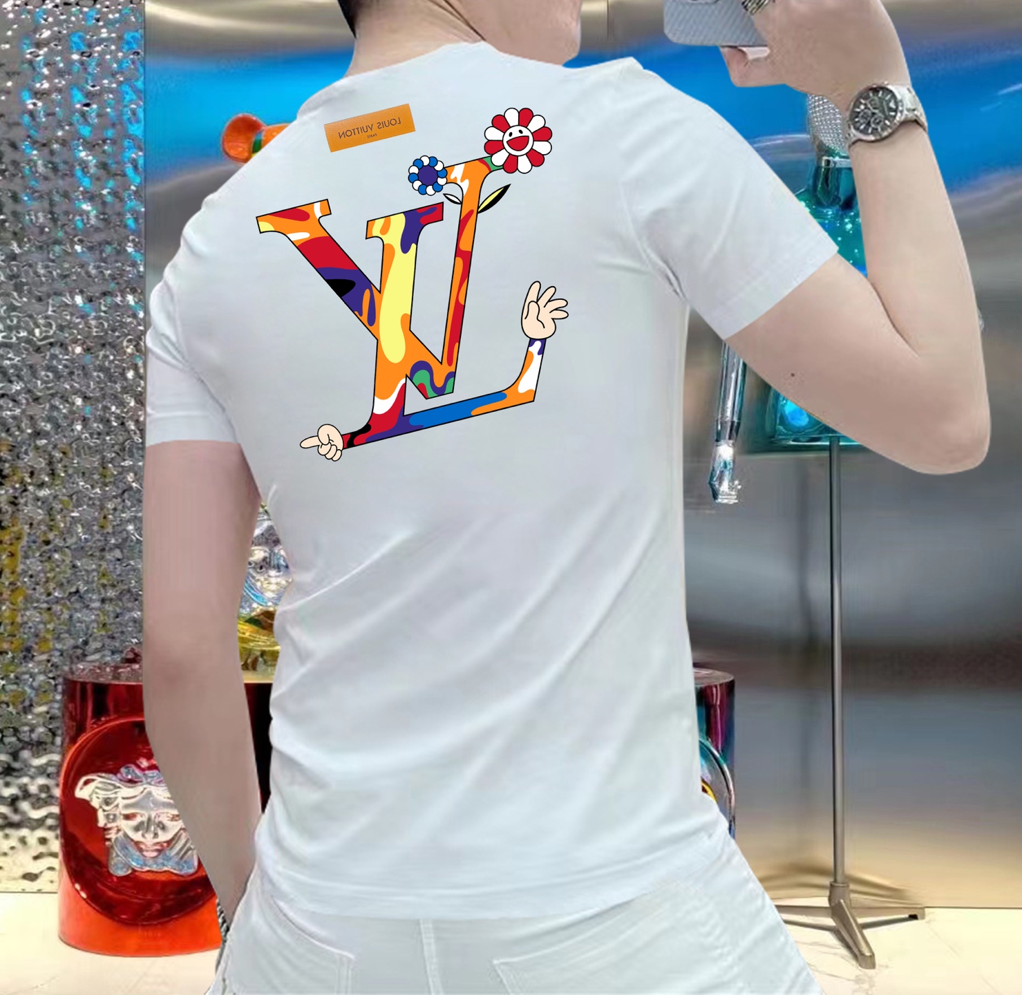 NO:162911,LV This summer, let your skin feel the ultimate gentleness and comfort!  The brand new men's summer round neck silk cotton short-sleeved T-shirt is now elegantly available!  Selected high-quality silk cotton, soft and breathable, light fit, allowing you to stay refreshed and comfortable in the hot summer. The classic round neck design is simple but not simple, and can be easily controlled whether it is a daily street or a casual party. A variety of fashionable color choices meet your pursuit of personality and make every day full of freshness. Size M-5XL,,louis vuitton,T-shirt,tees,t-shirt,alexander wang19860909LV 这个夏天,让肌肤感受极致的温柔与舒适！ 全新男士夏季圆领蚕丝棉短袖T恤,现已优雅登场！ 精选优质蚕丝棉,柔软透气,轻盈贴合,让你在炎炎夏日也能保持清爽自在. 经典圆领设计,简约而不简单,无论是日常出街还是休闲聚会,都能轻松驾驭. 多种时尚色彩选择,满足你对个性的追求,让每一天都充满新鲜感. 尺码 M-5XL,,louis vuitton,T-shirt,tees，t-shirt,alexander wang,Men's clothing