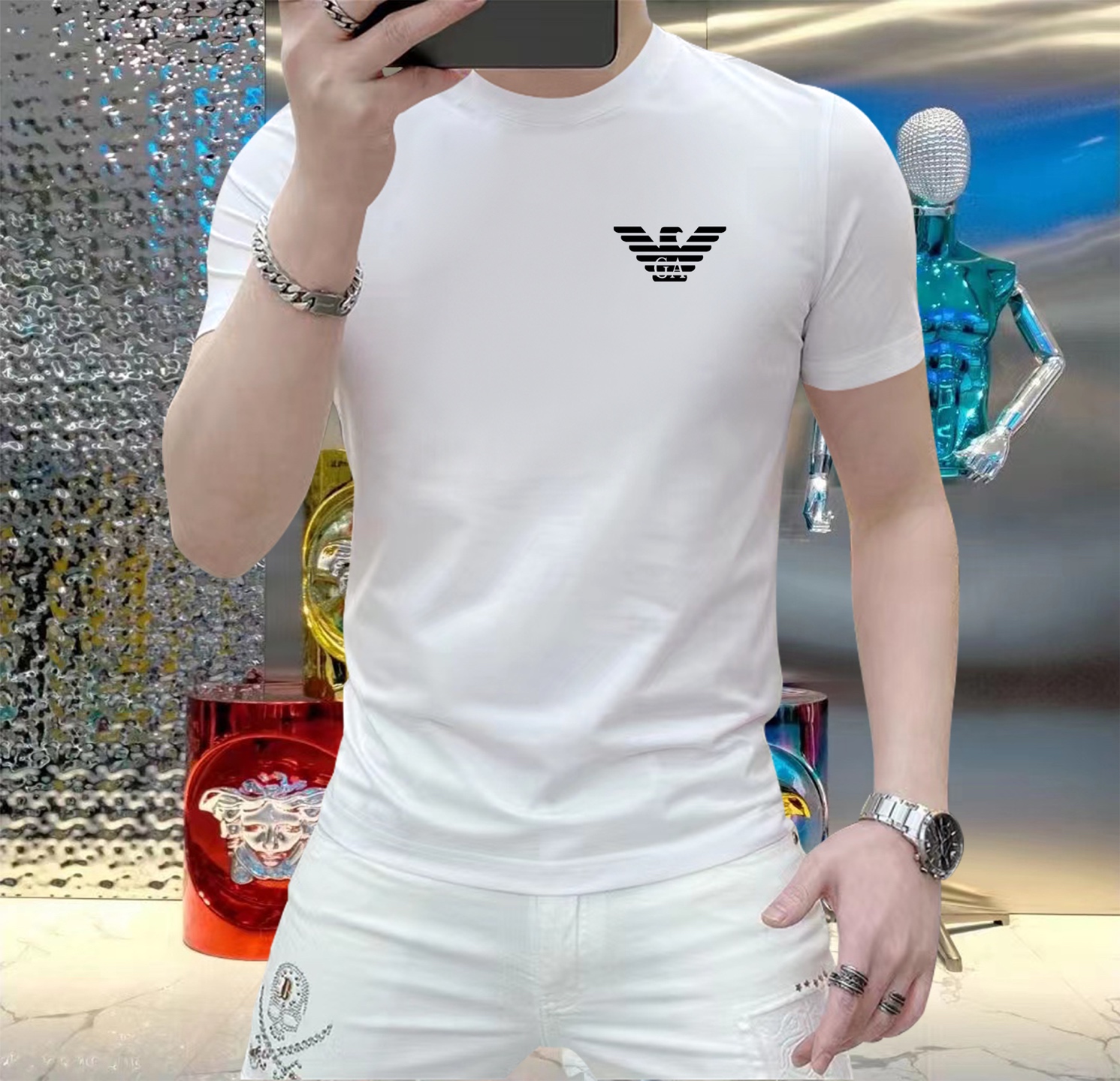 NO:413245,Armani This summer, let your skin feel the ultimate gentleness and comfort!  The brand new men's summer round neck silk cotton short-sleeved T-shirt is now elegantly available!  Selected high-quality silk cotton, soft and breathable, light and fit, allowing you to stay refreshed and comfortable in the hot summer. The classic round neck design is simple but not simple, and can be easily controlled whether it is a daily street or a casual party. A variety of fashionable color choices meet your pursuit of personality and make every day full of freshness. Size M-5XL,,armani,T-shirt,tees,t-shirt,alexander wang19860909阿玛尼 这个夏天,让肌肤感受极致的温柔与舒适！ 全新男士夏季圆领蚕丝棉短袖T恤,现已优雅登场！ 精选优质蚕丝棉,柔软透气,轻盈贴合,让你在炎炎夏日也能保持清爽自在. 经典圆领设计,简约而不简单,无论是日常出街还是休闲聚会,都能轻松驾驭. 多种时尚色彩选择,满足你对个性的追求,让每一天都充满新鲜感. 尺码 M-5XL,,armani,T-shirt,tees，t-shirt,alexander wang,Men's clothing