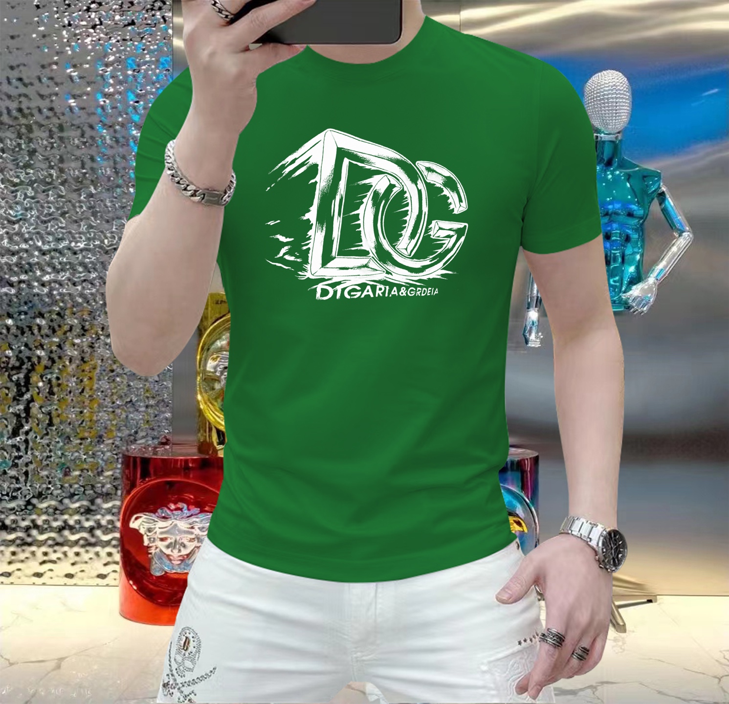 NO:423670,DG This summer, let your skin feel the ultimate gentleness and comfort!  The brand new men's summer round neck silk cotton short-sleeved T-shirt is now elegantly available!  Selected high-quality silk cotton, soft and breathable, light and fit, allowing you to stay refreshed and comfortable in the hot summer. The classic round neck design is simple but not simple, and can be easily controlled whether it is a daily street or a casual party. A variety of fashionable colors are selected to satisfy your pursuit of personality and make every day full of freshness. Size M-5XL,,T-shirt,tees,t-shirt,alexander wang19860909DG 这个夏天,让肌肤感受极致的温柔与舒适！ 全新男士夏季圆领蚕丝棉短袖T恤,现已优雅登场！ 精选优质蚕丝棉,柔软透气,轻盈贴合,让你在炎炎夏日也能保持清爽自在. 经典圆领设计,简约而不简单,无论是日常出街还是休闲聚会,都能轻松驾驭. 多种时尚色彩选择,满足你对个性的追求,让每一天都充满新鲜感. 尺码 M-5XL,,T-shirt,tees，t-shirt,alexander wang,Men's clothing